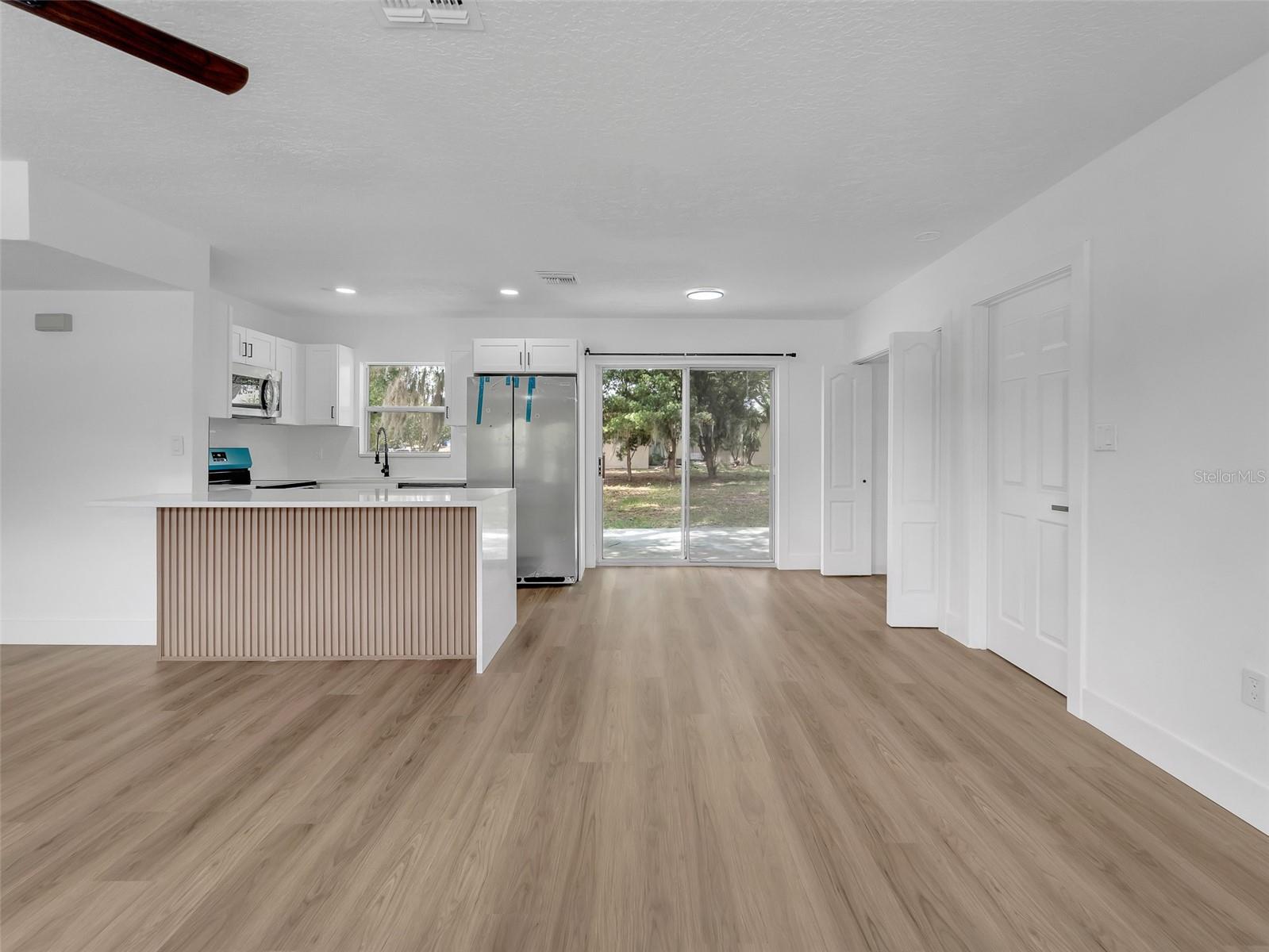 900 Jamela Drive, FL