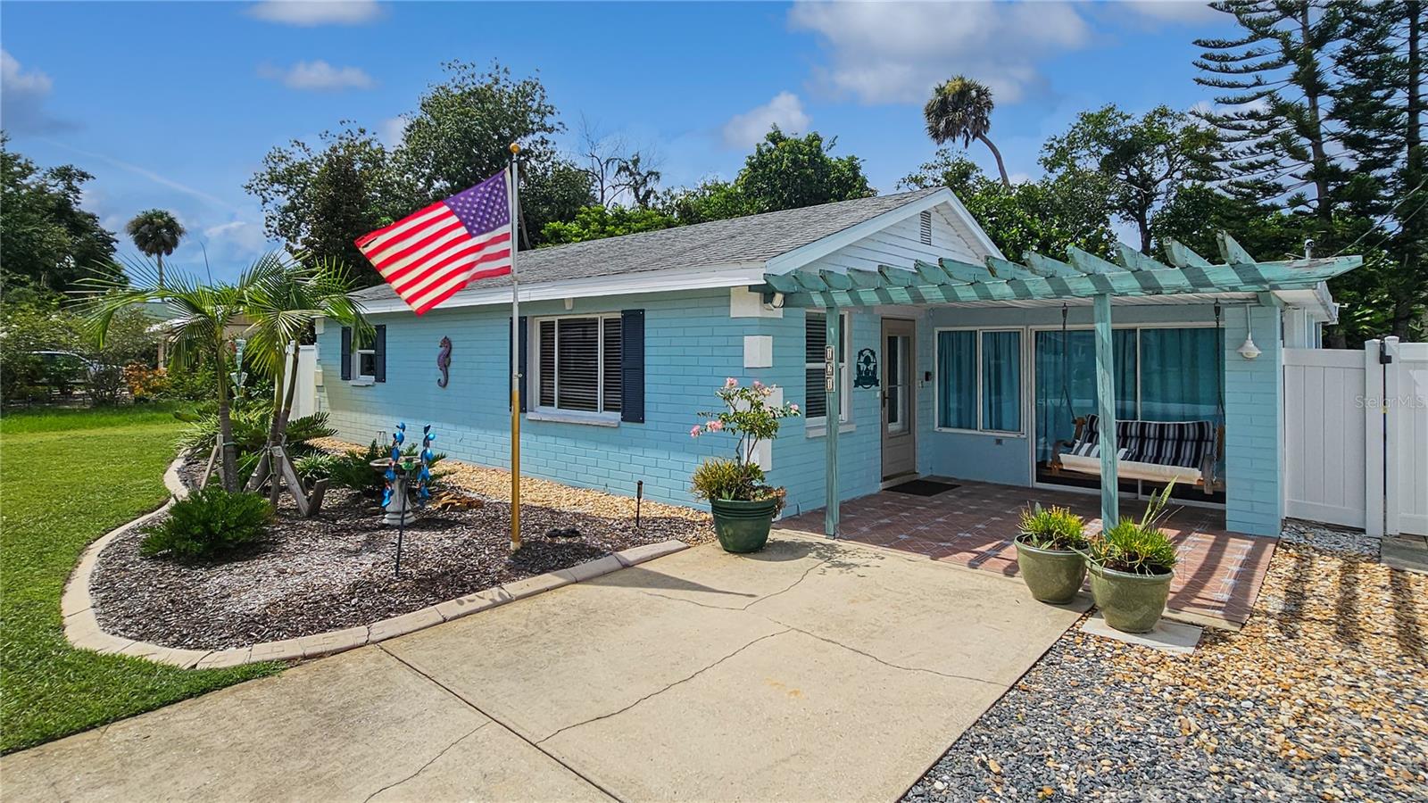 121 E Yelkca Ter, FL