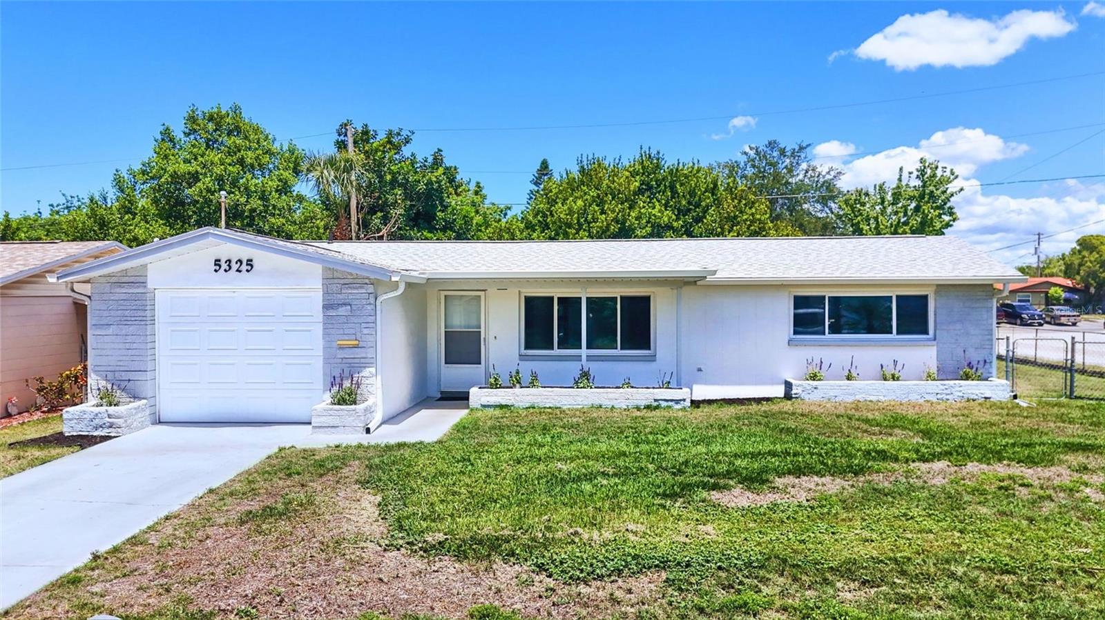 5325 Devries Drive, FL