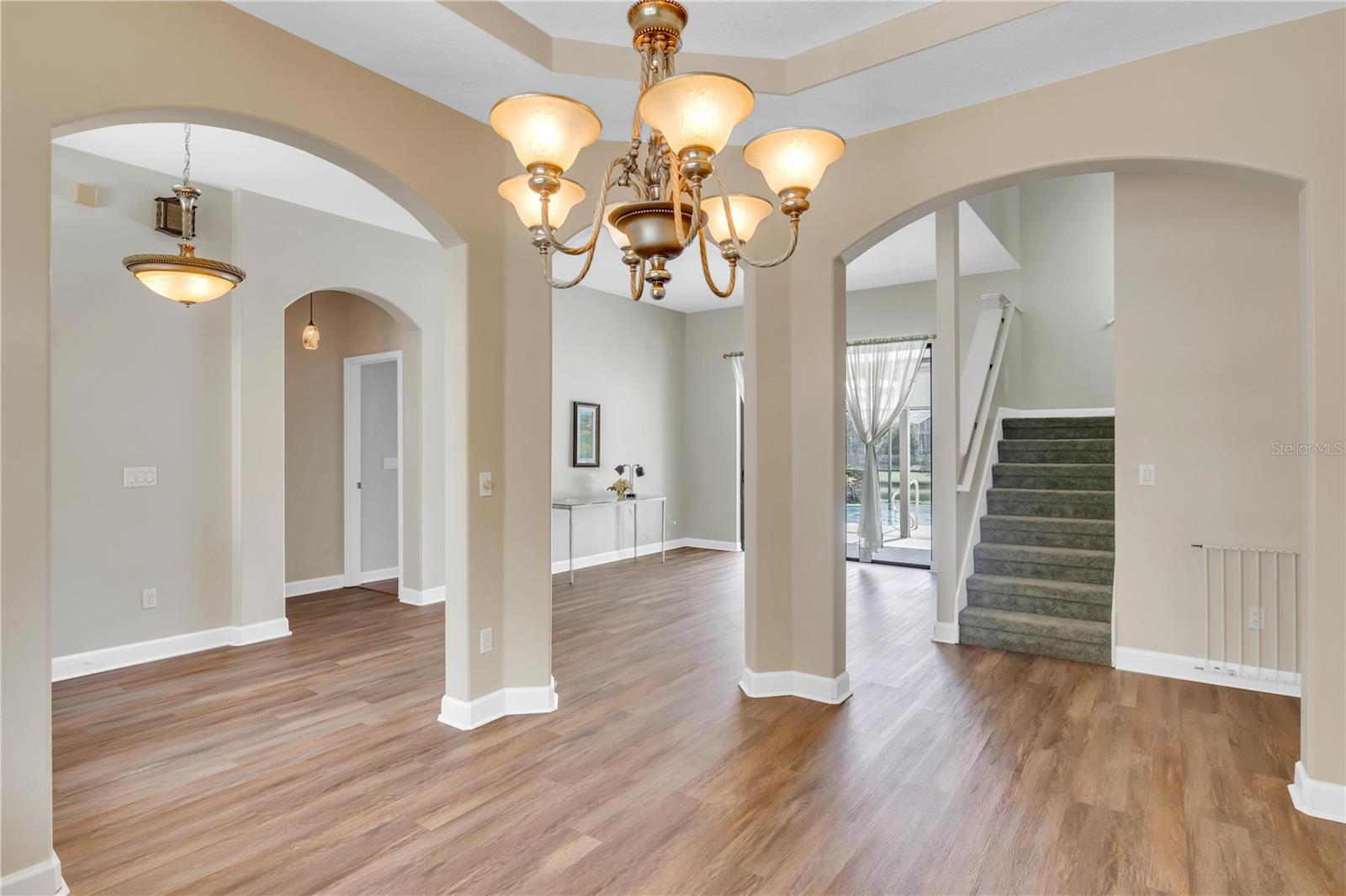 713 Cedarwood Court, FL