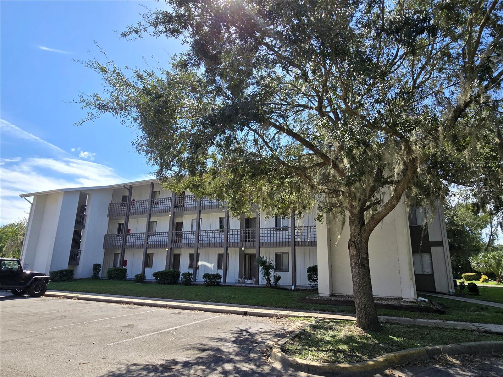 6519 W Newberry Rd #204, FL