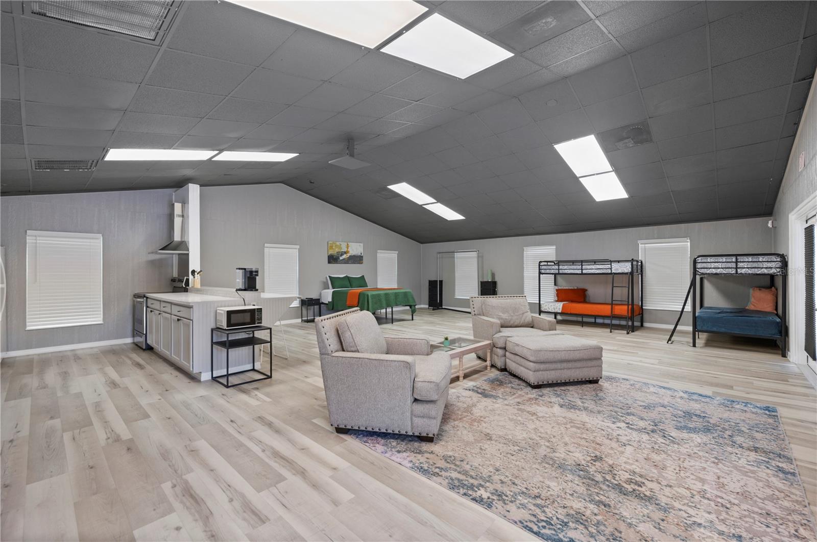8806 Start Center Street, FL