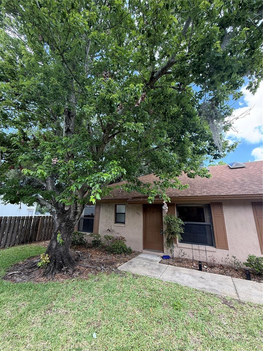 407 Douglas Way, FL
