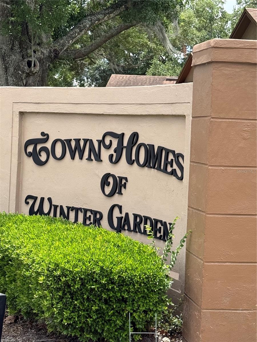 407 Douglas Way, FL
