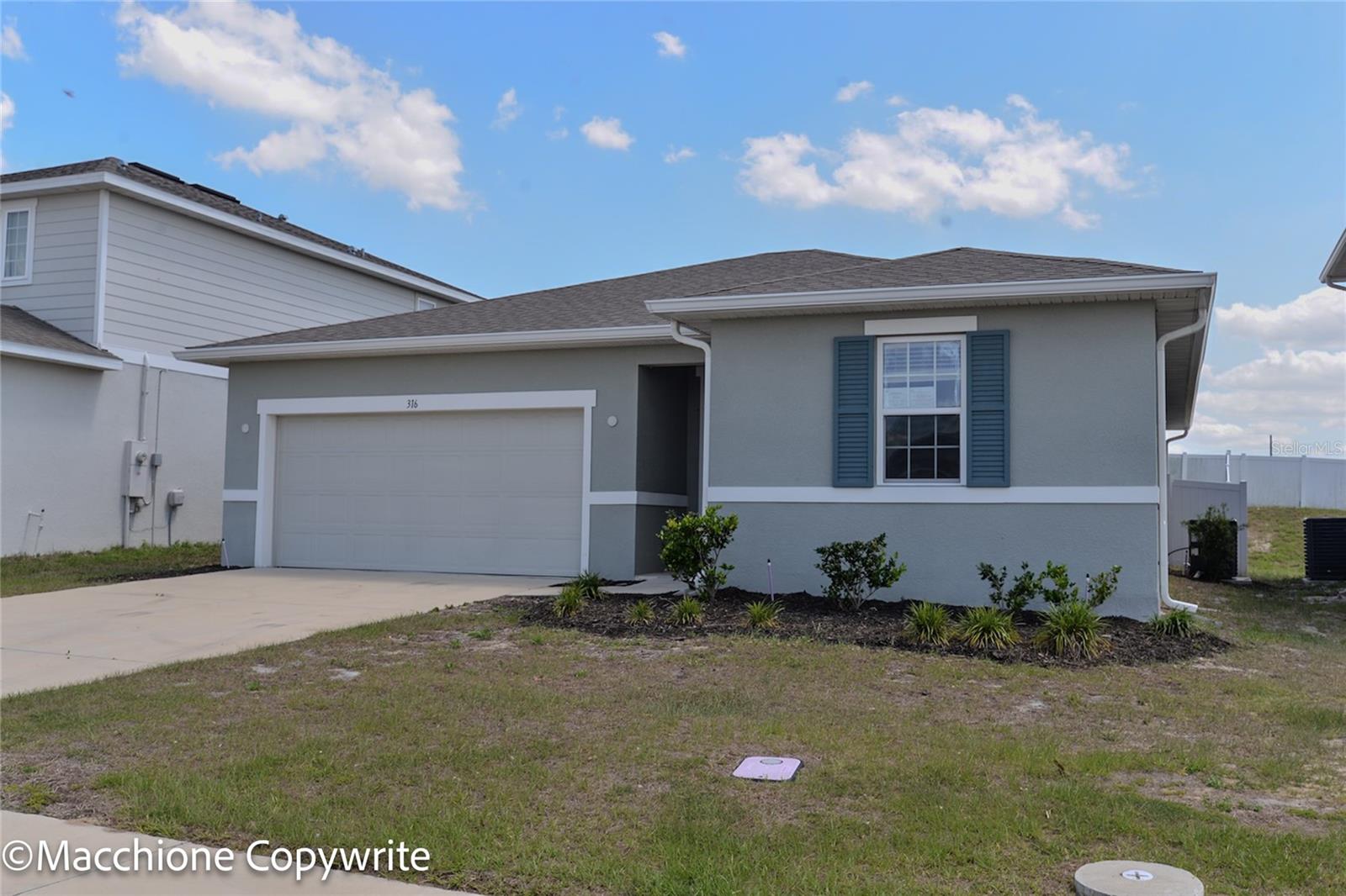316 Lake Smart Cir, FL