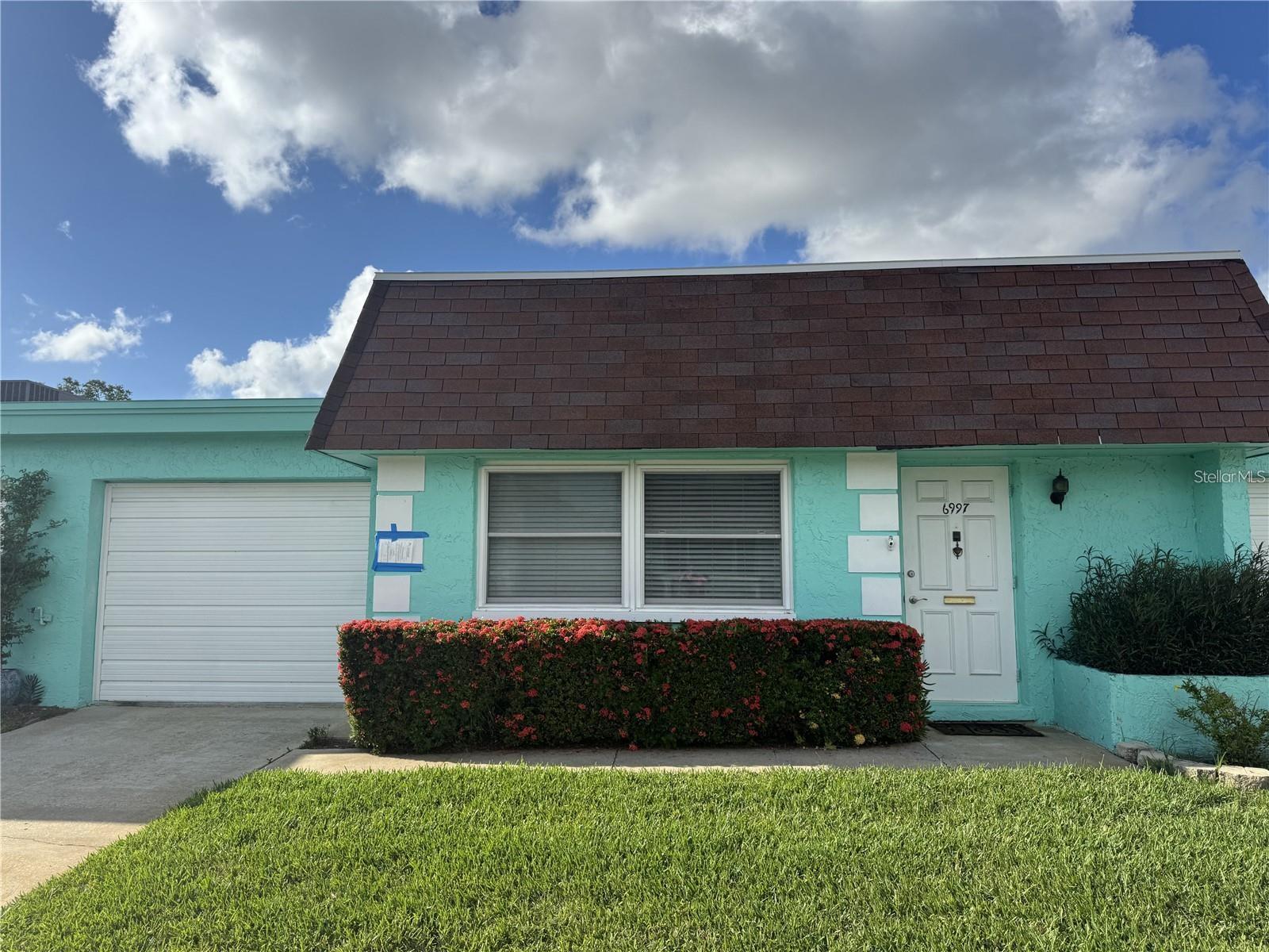 6997 Versailles, FL