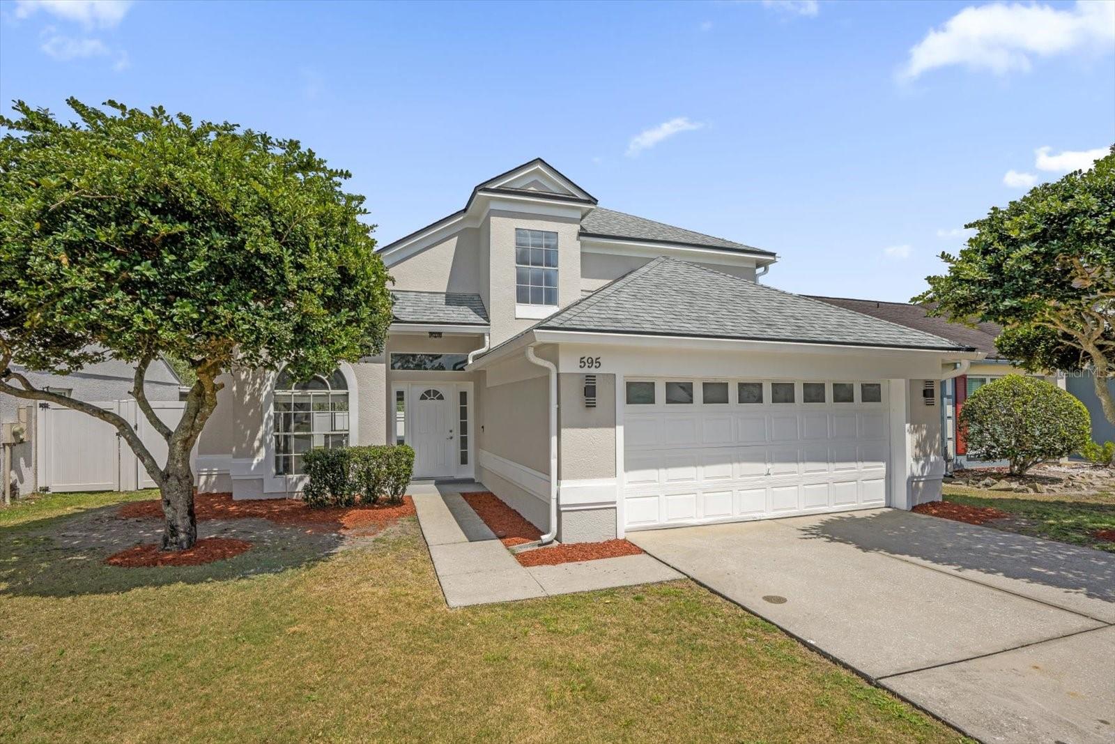 595 Queensbridge Dr, FL