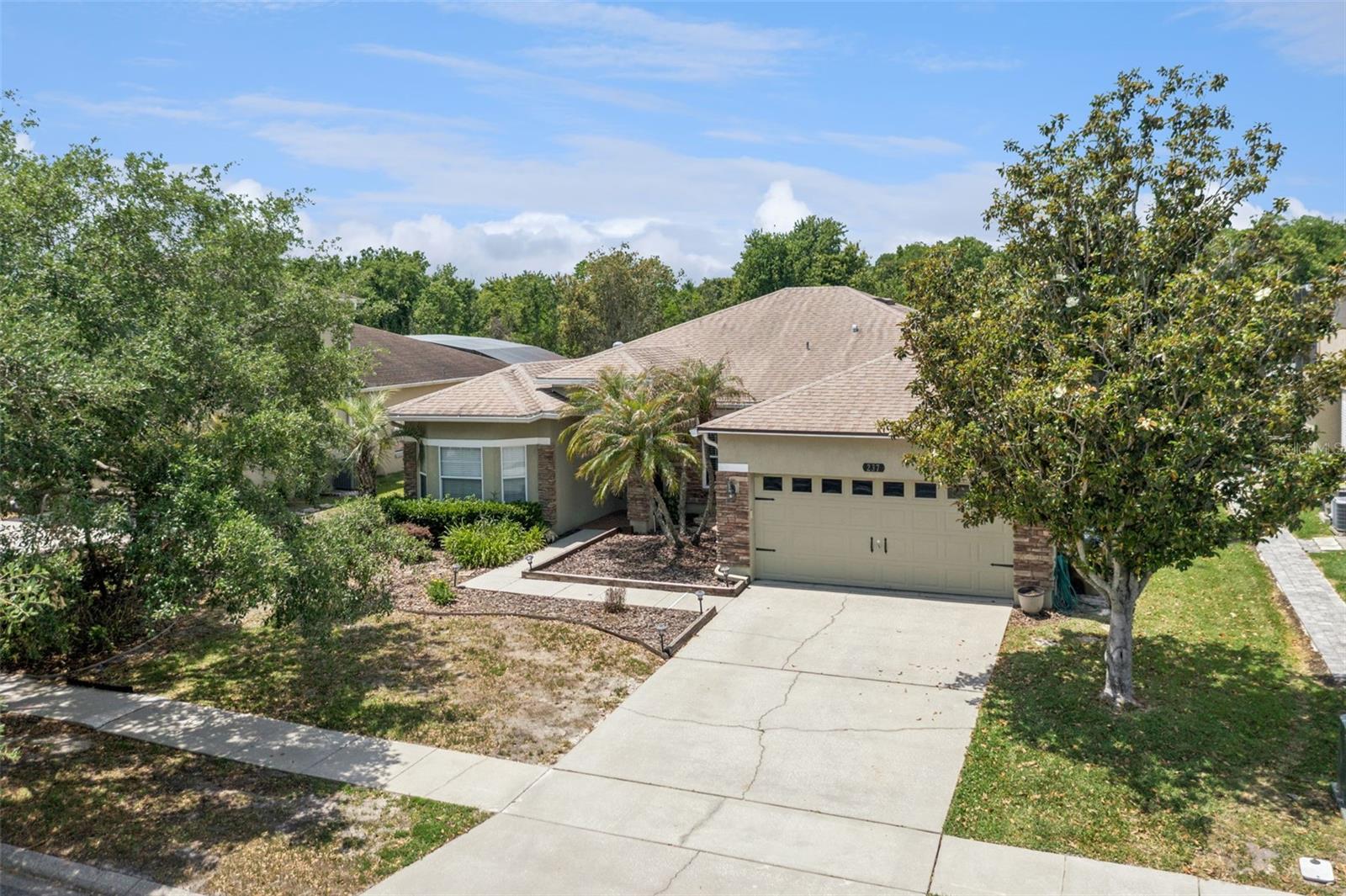 237 Strathmore Circle, FL
