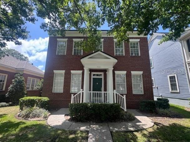 704 Honeysuckle Ave, FL