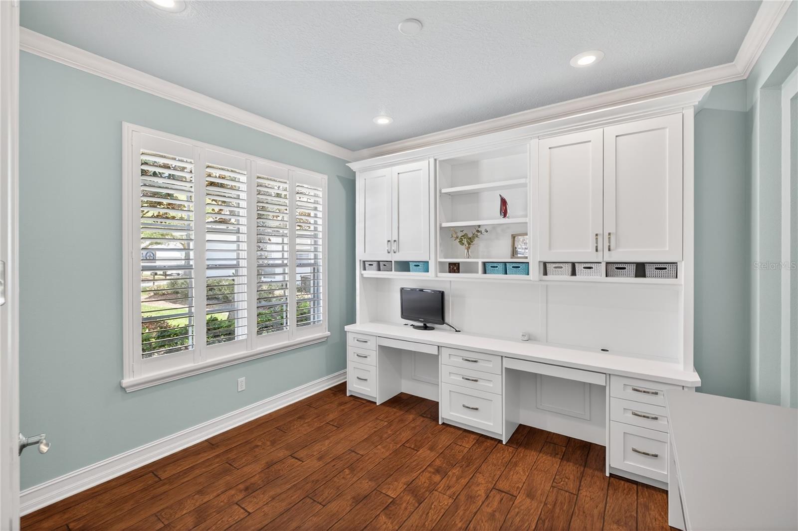 863 Oakbranch Place, FL