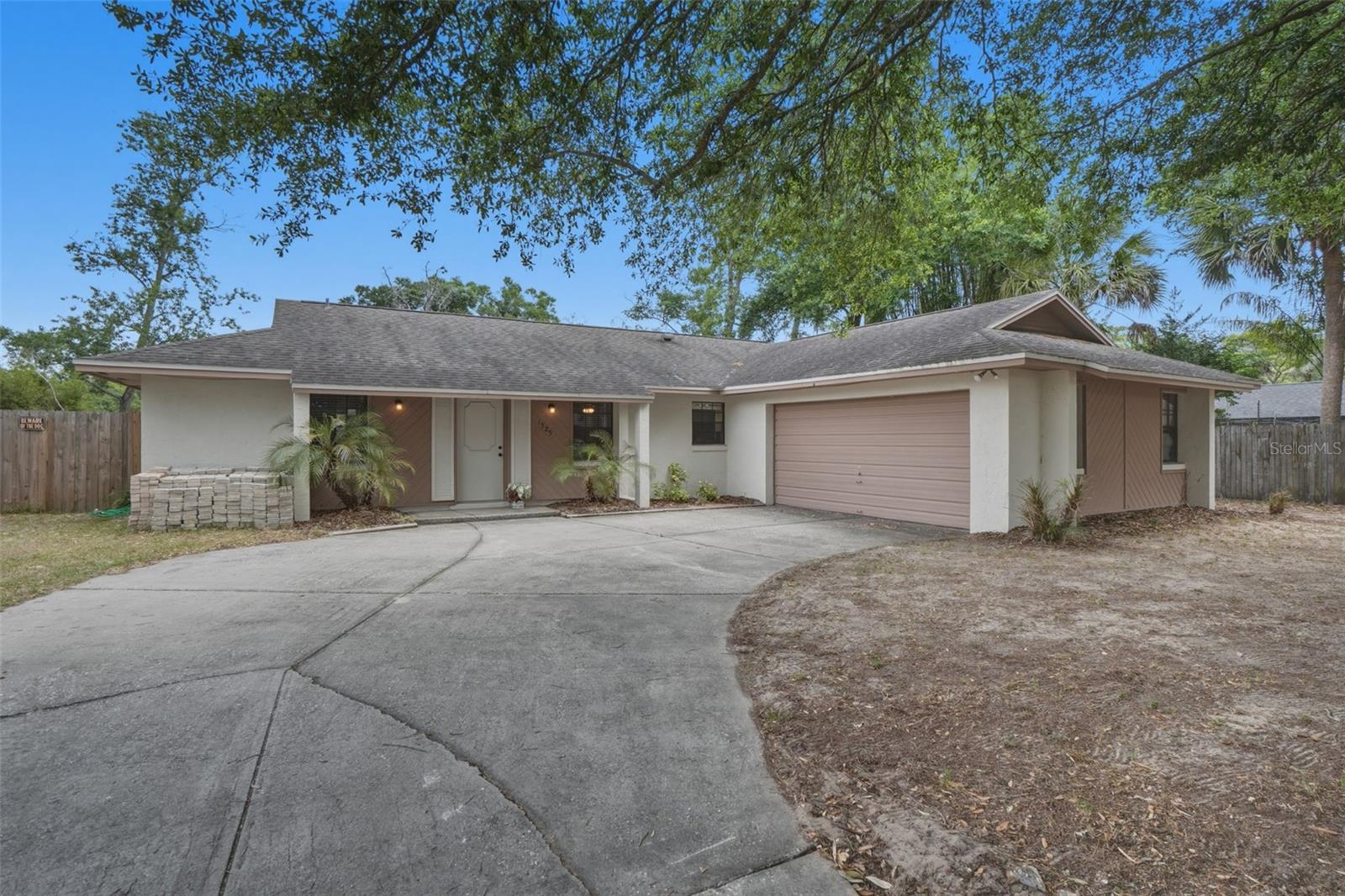 1525 Jaguar Cir, FL