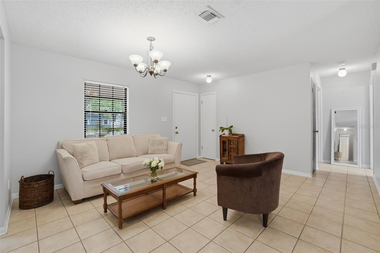 1525 Jaguar Circle, FL