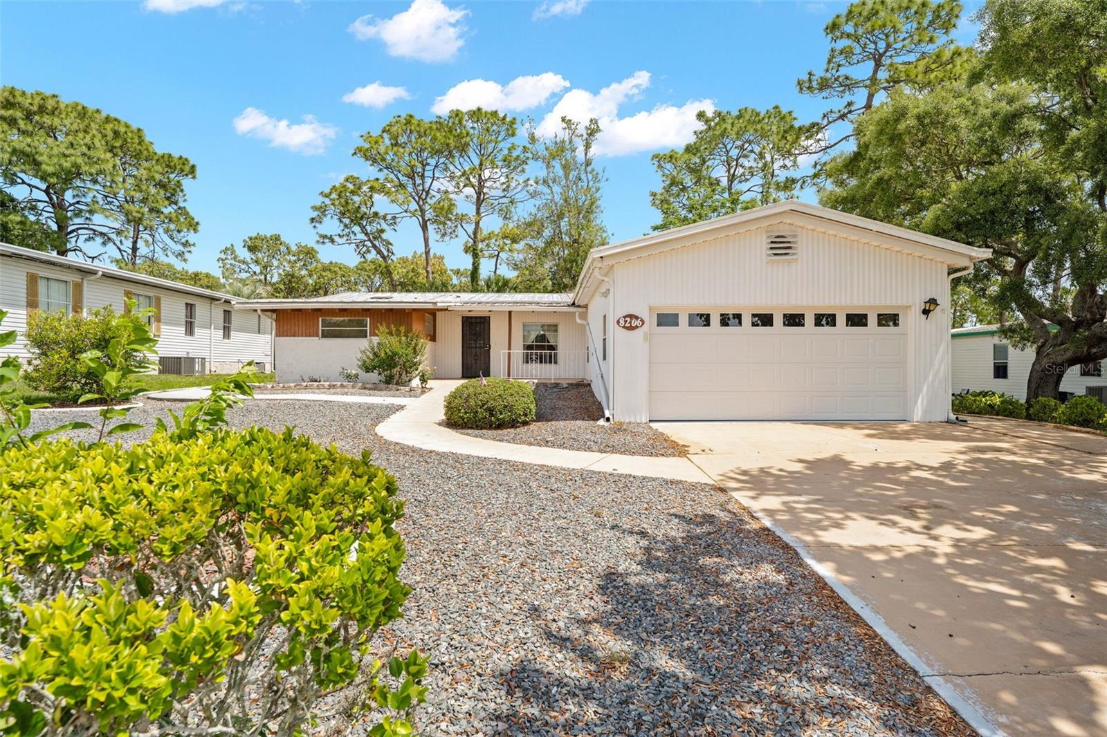 8206 Country Club Dr, FL