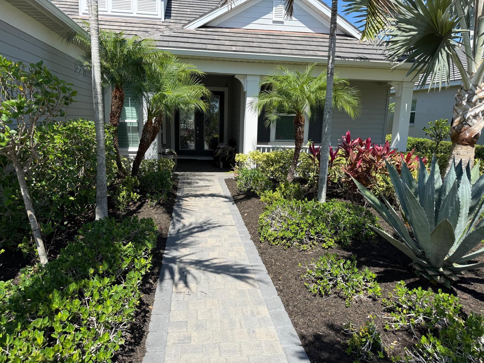 548 Regatta Way, FL