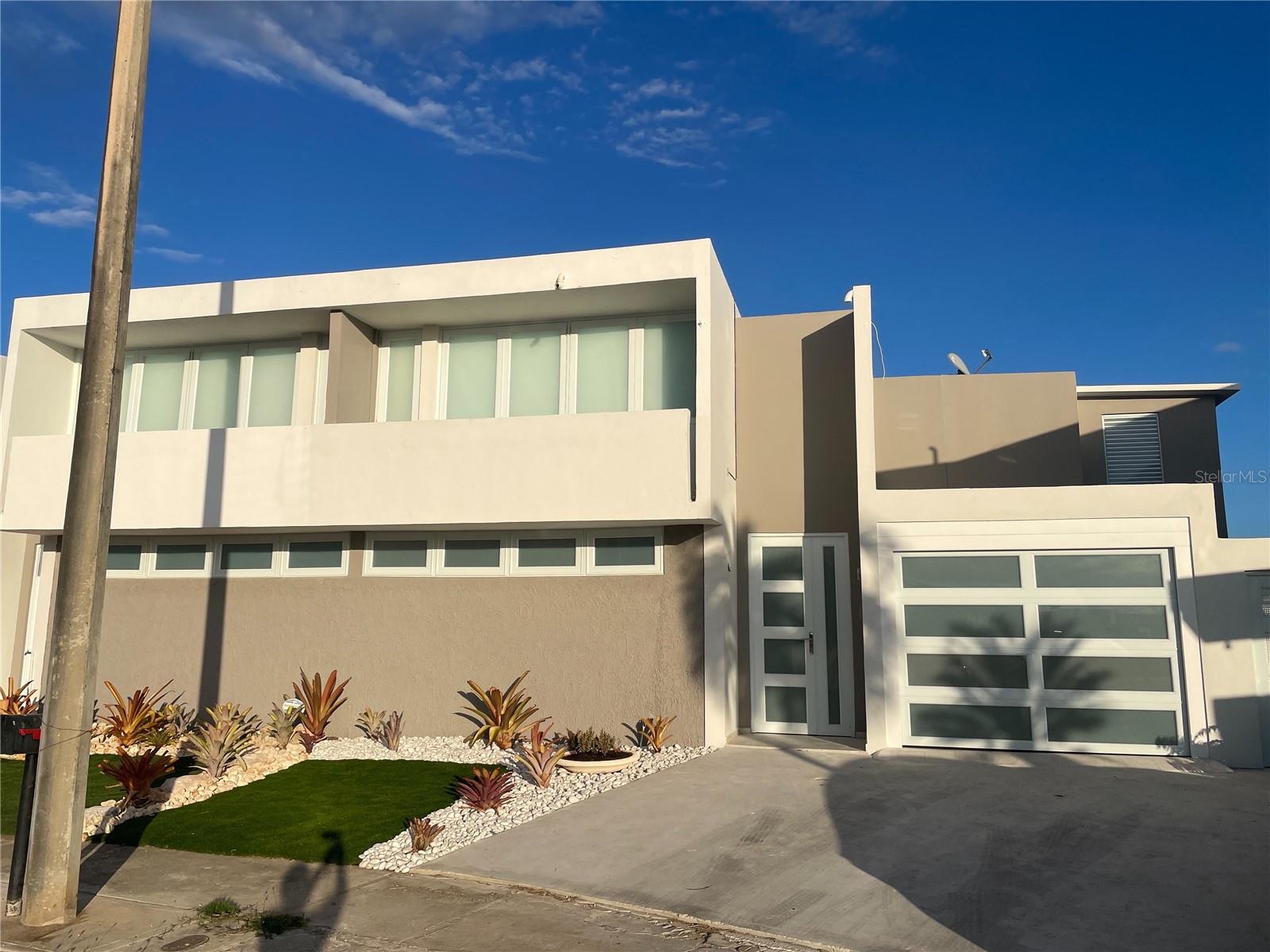 Urb. Valle Real, Infanta St., PR