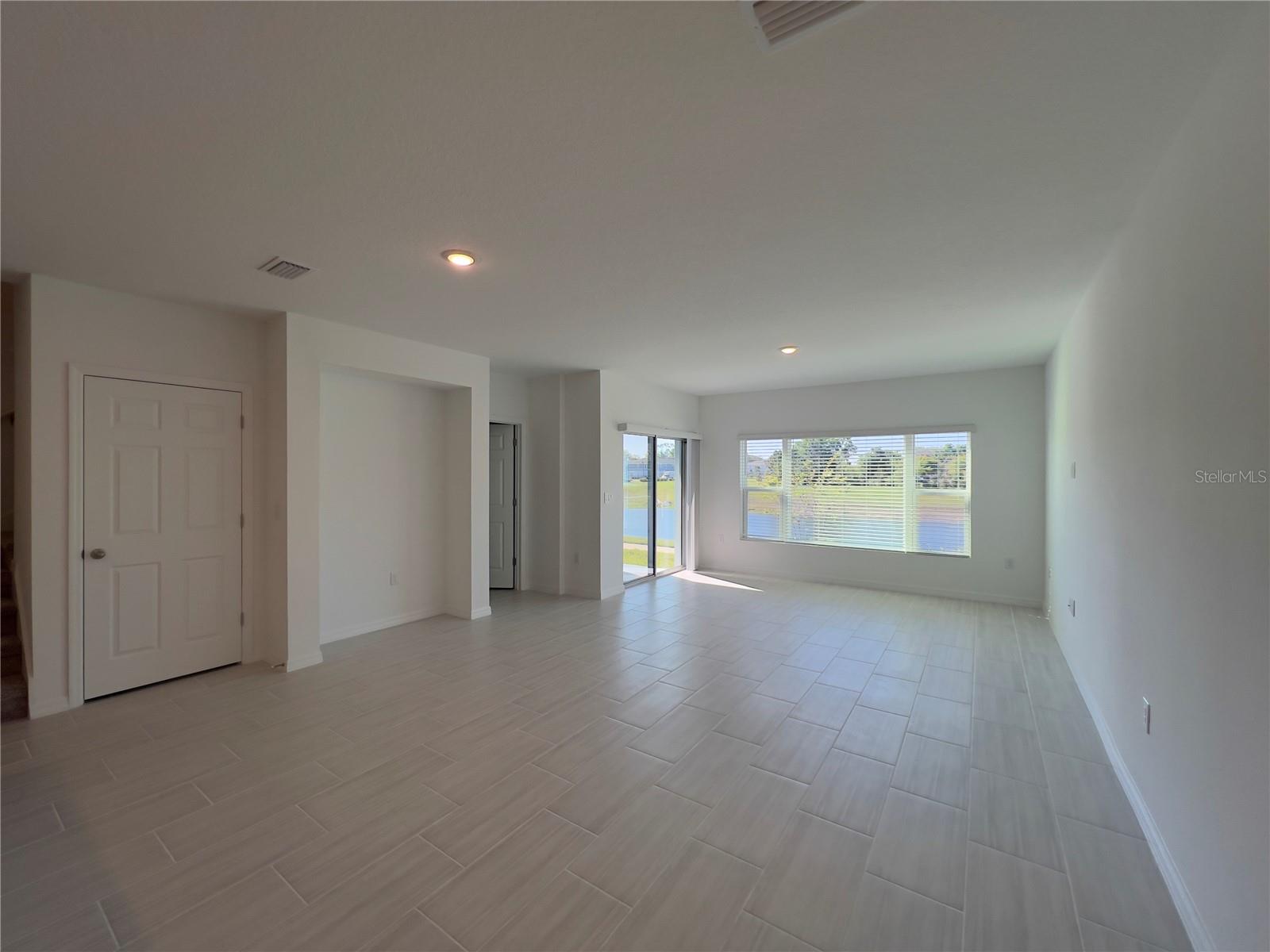 490 Thompson Village Avenue, FL