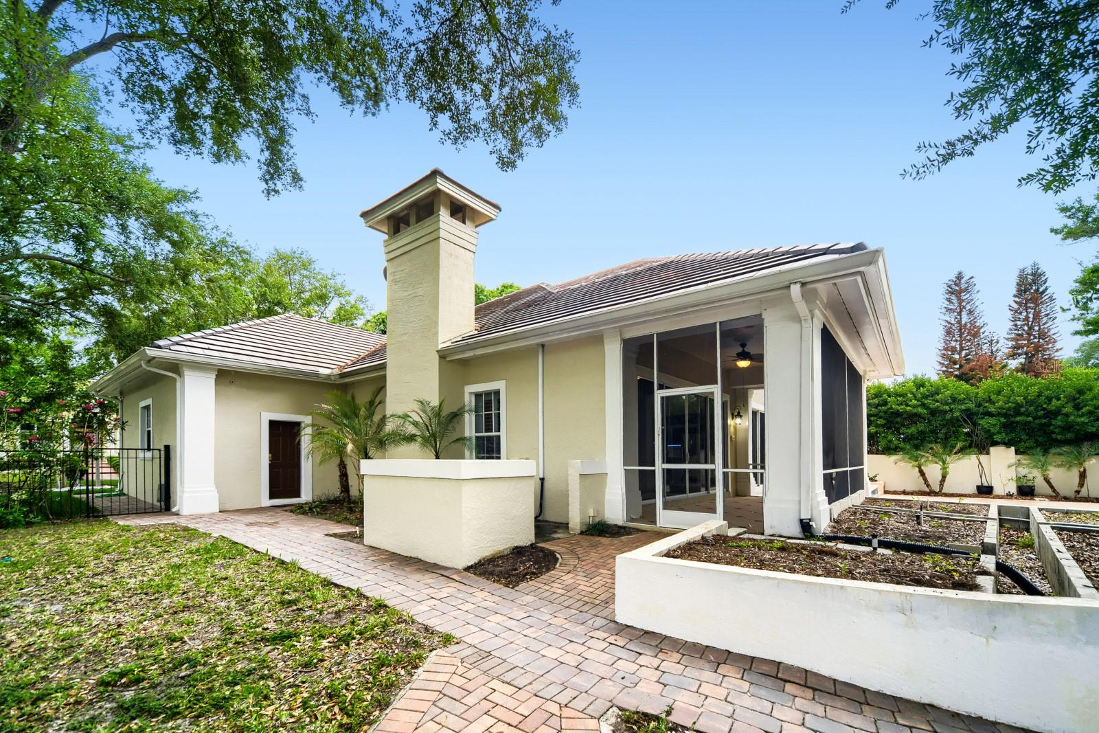 7601 Debeaubien Drive, FL