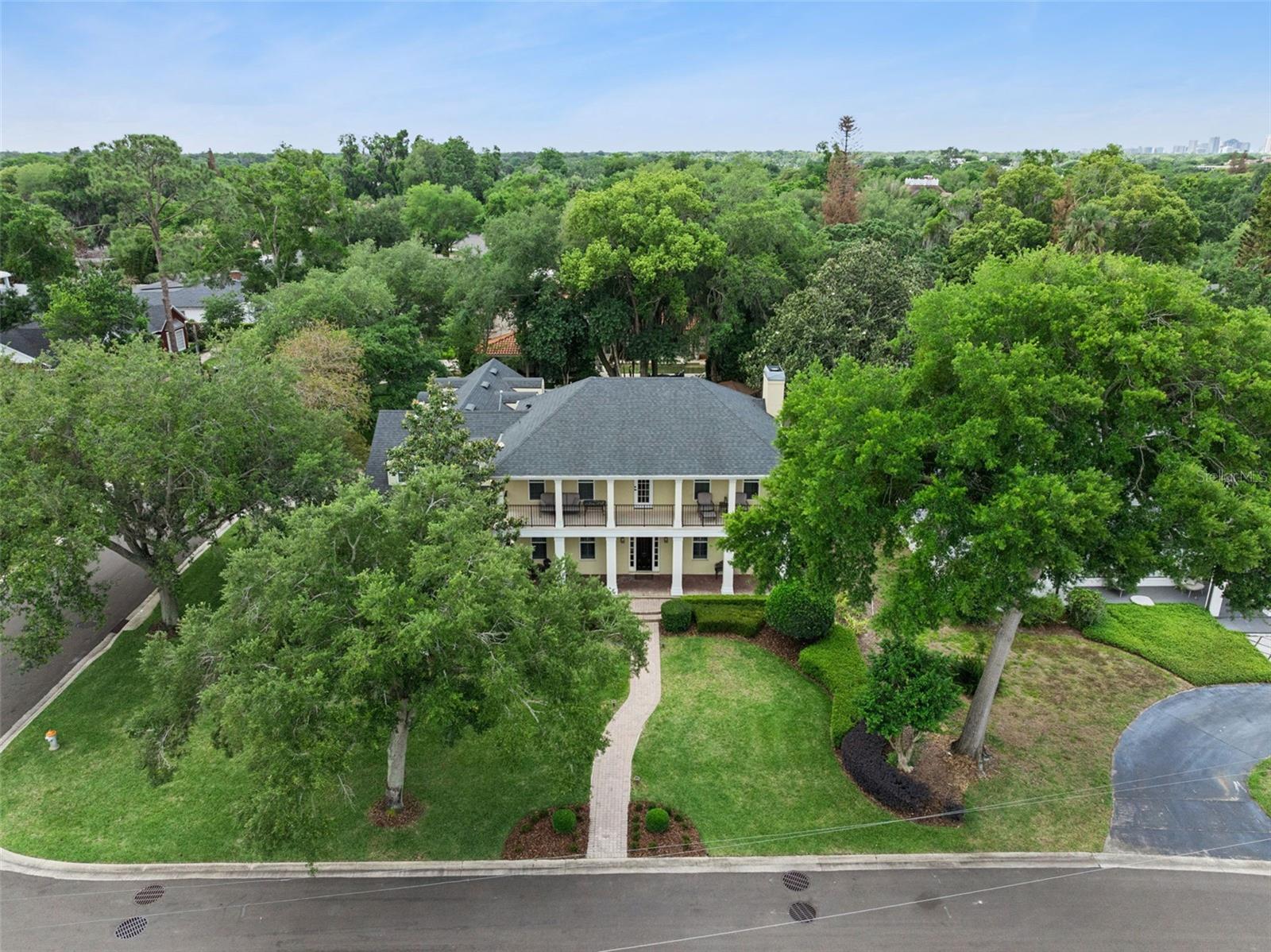 450 Lakewood Drive, FL