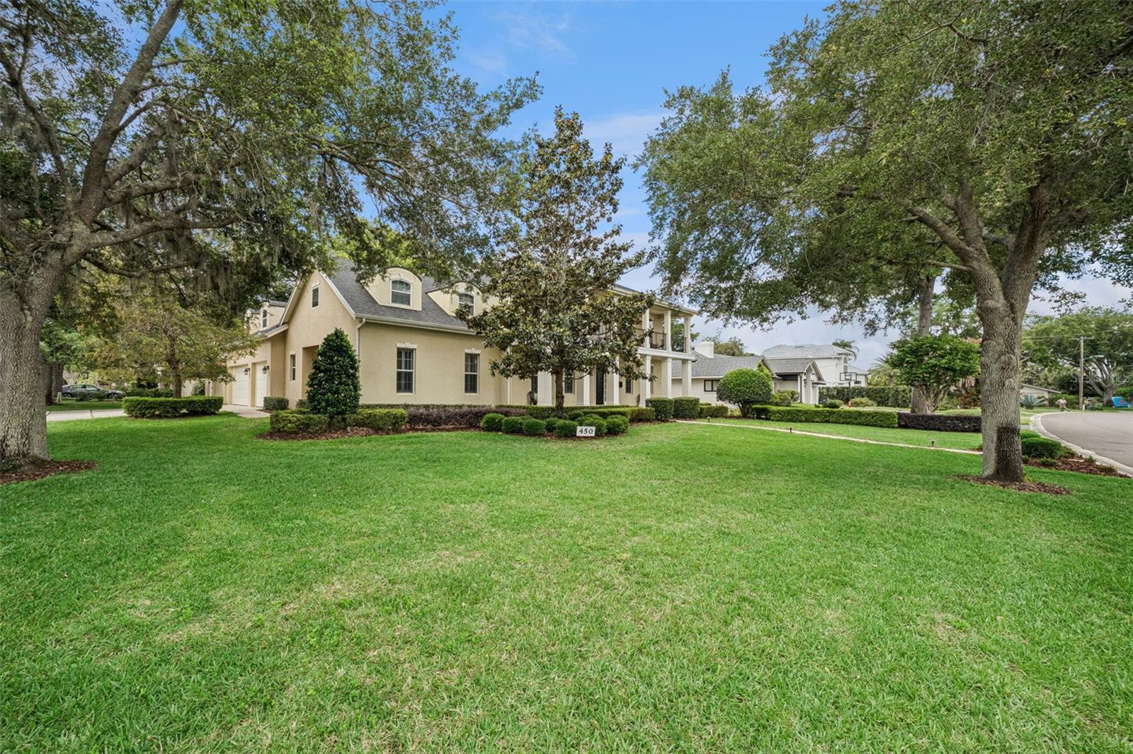450 Lakewood Drive, FL