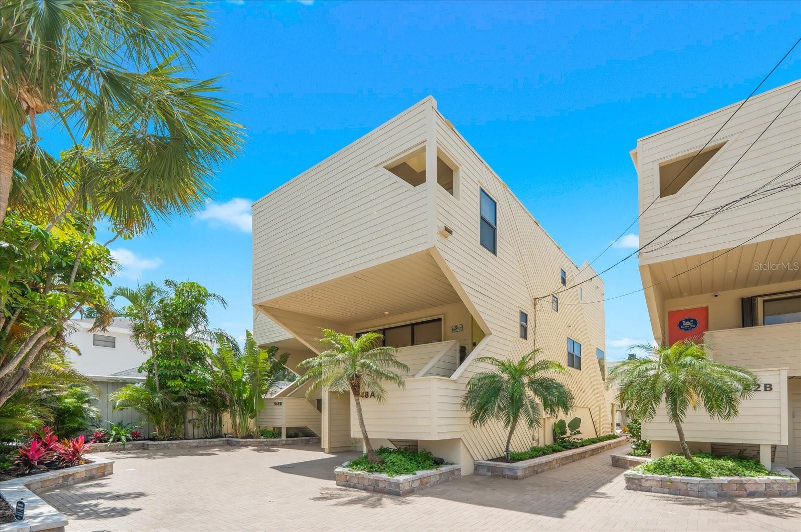 548a Beach Rd, FL