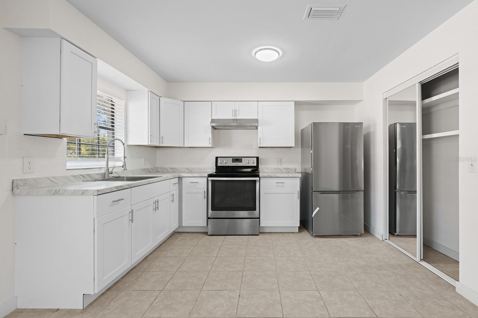 452 Elmwood Point, FL
