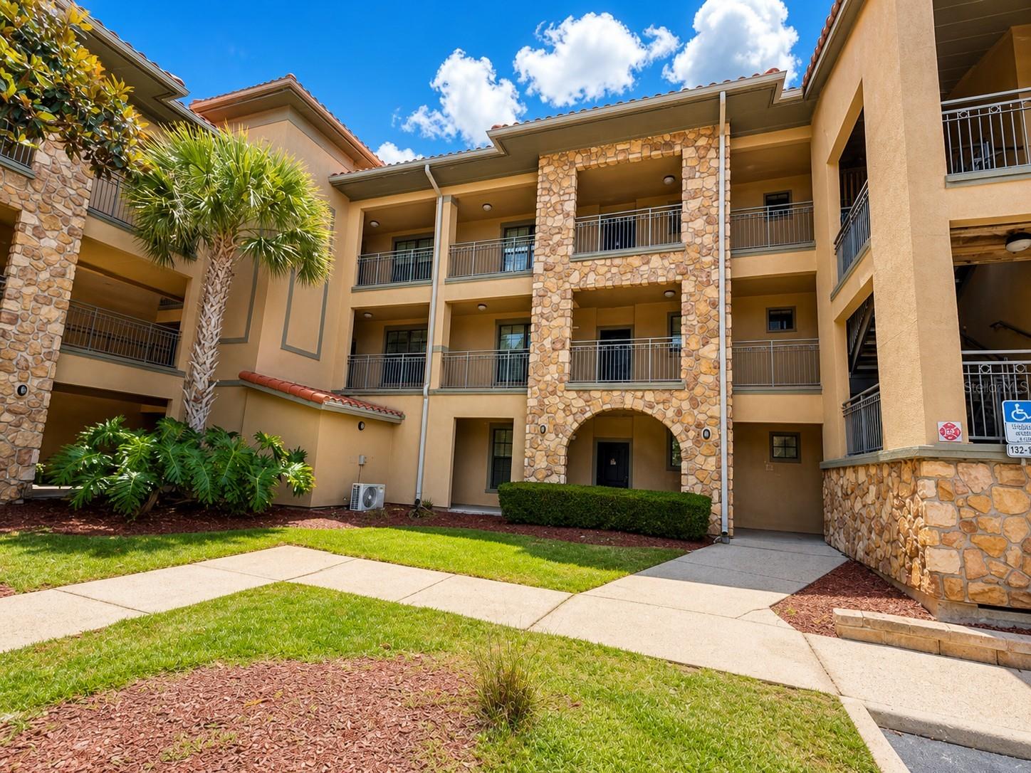 907 Charo Parkway, FL