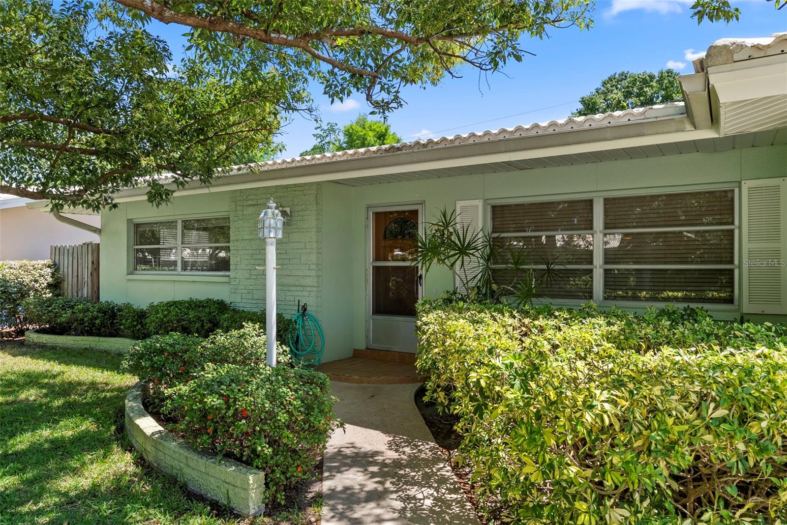 1413 Embassy Drive, FL