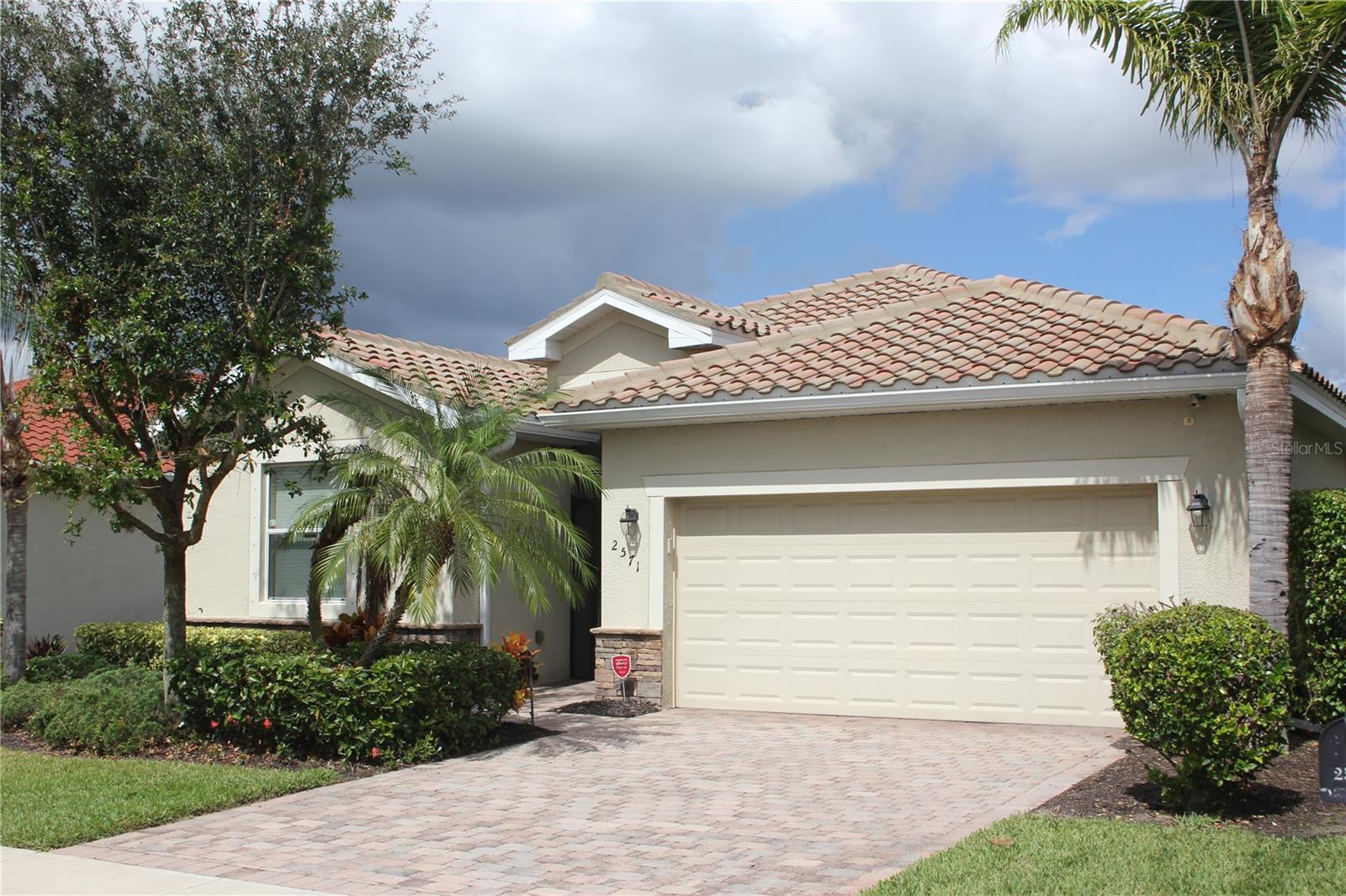 2571 Laurentina Ln, FL