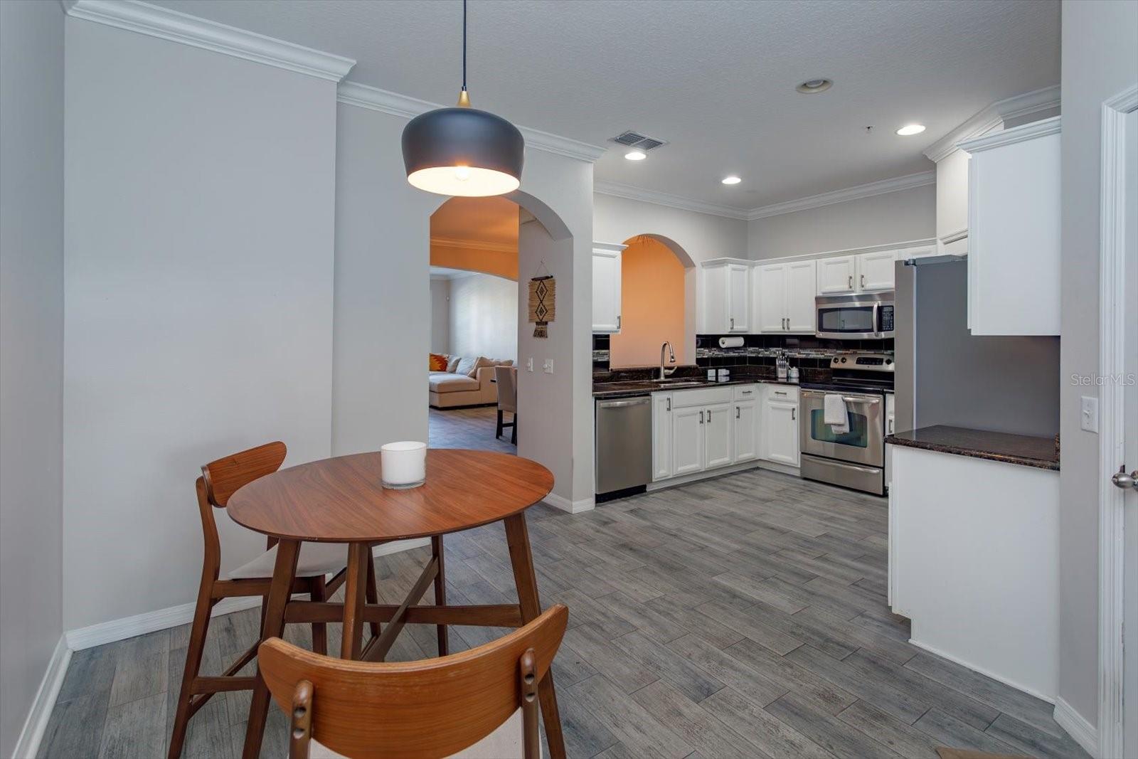 833 Bending Oak Trail, FL