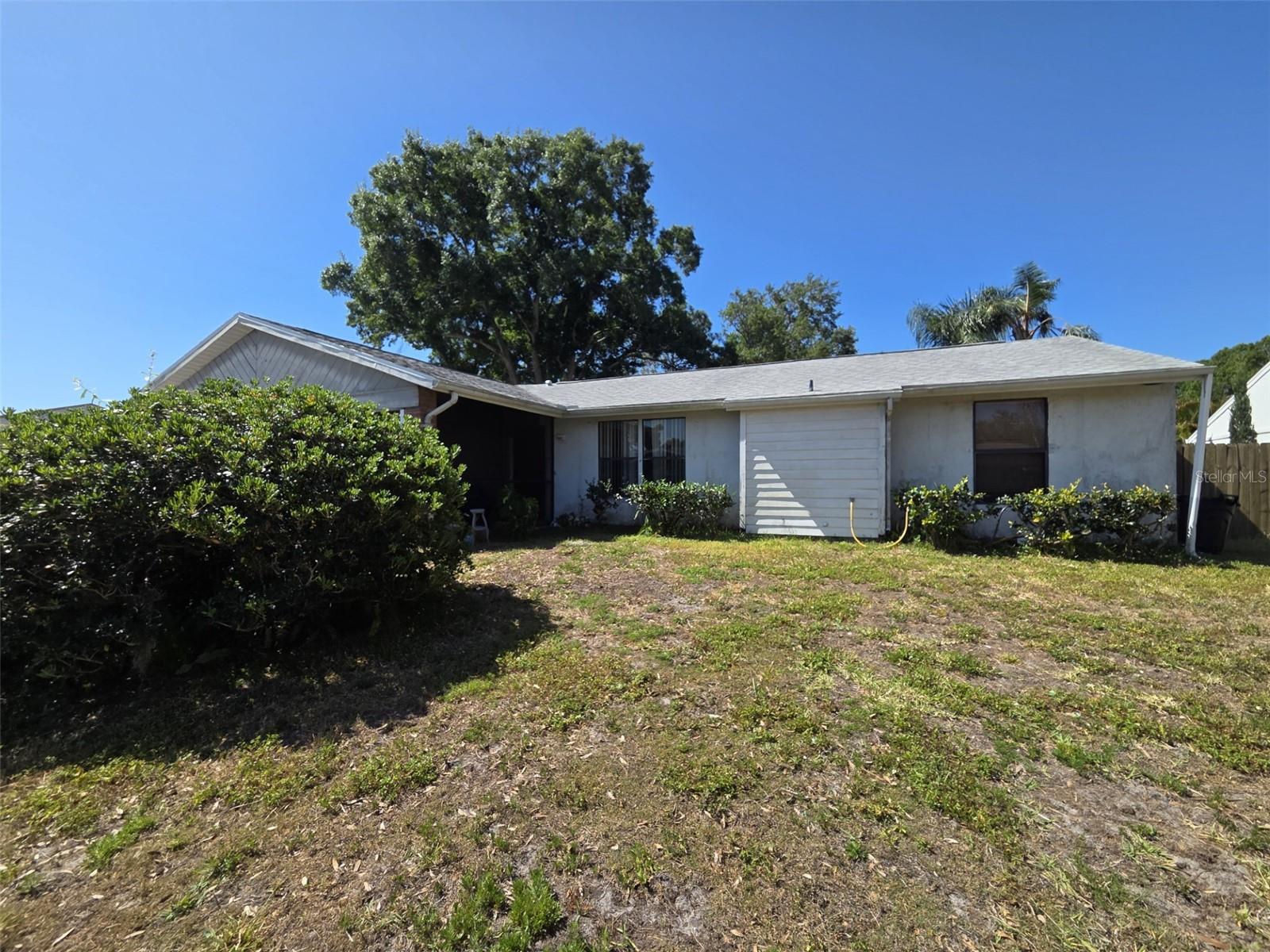 602 Bay Lake Trl, FL