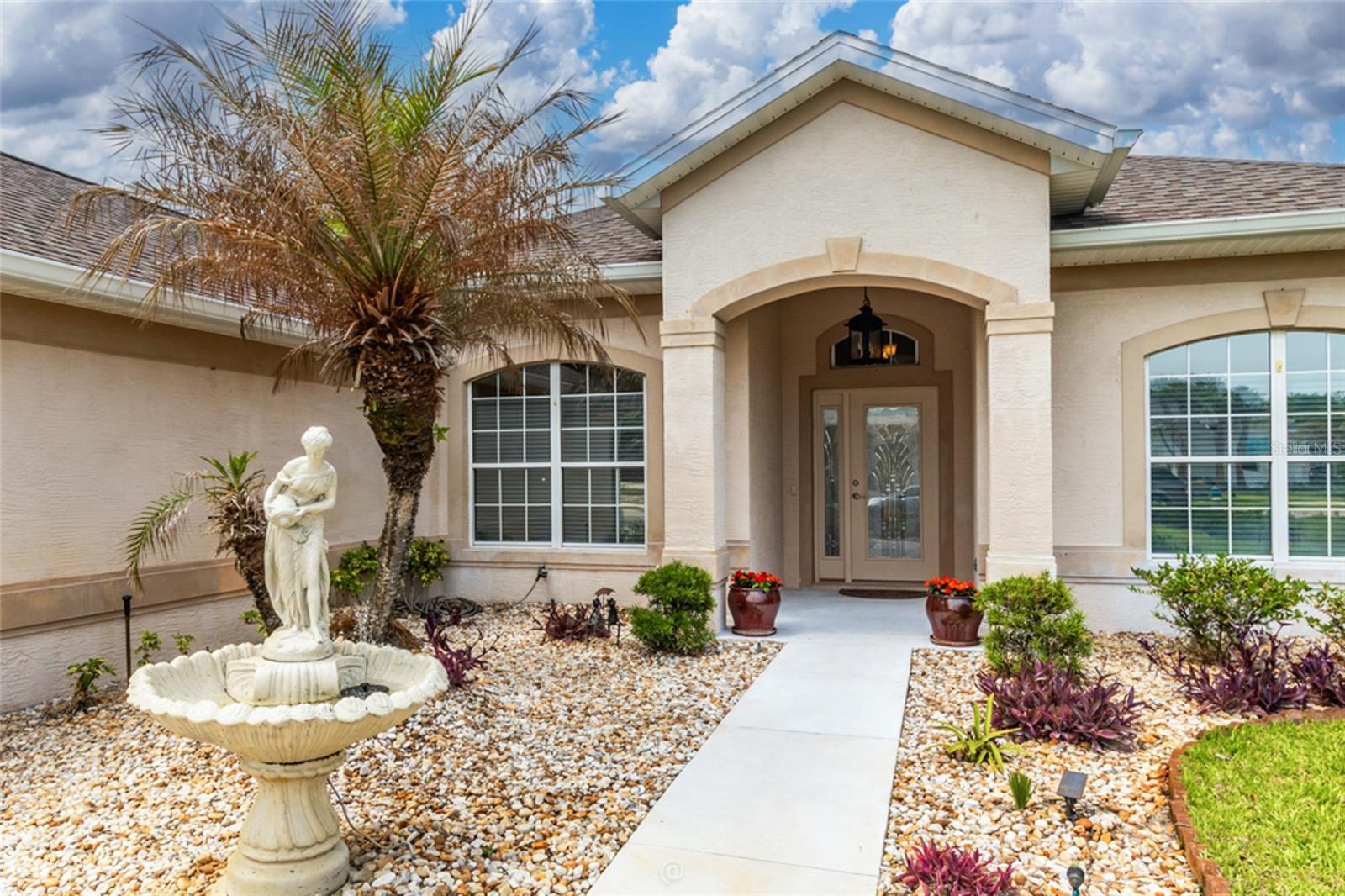 6 Lakewalk Drive, FL