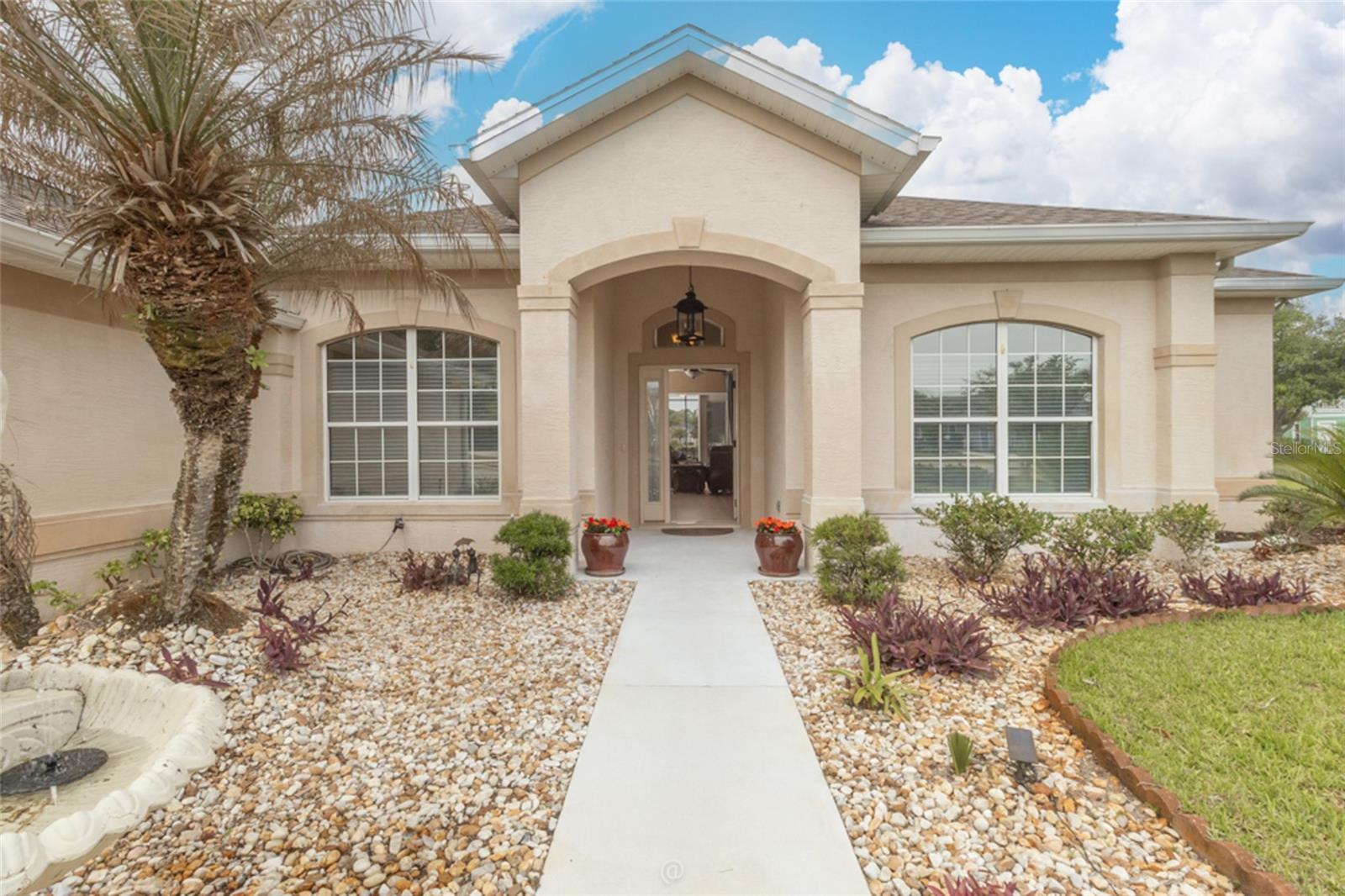 6 Lakewalk Drive, FL