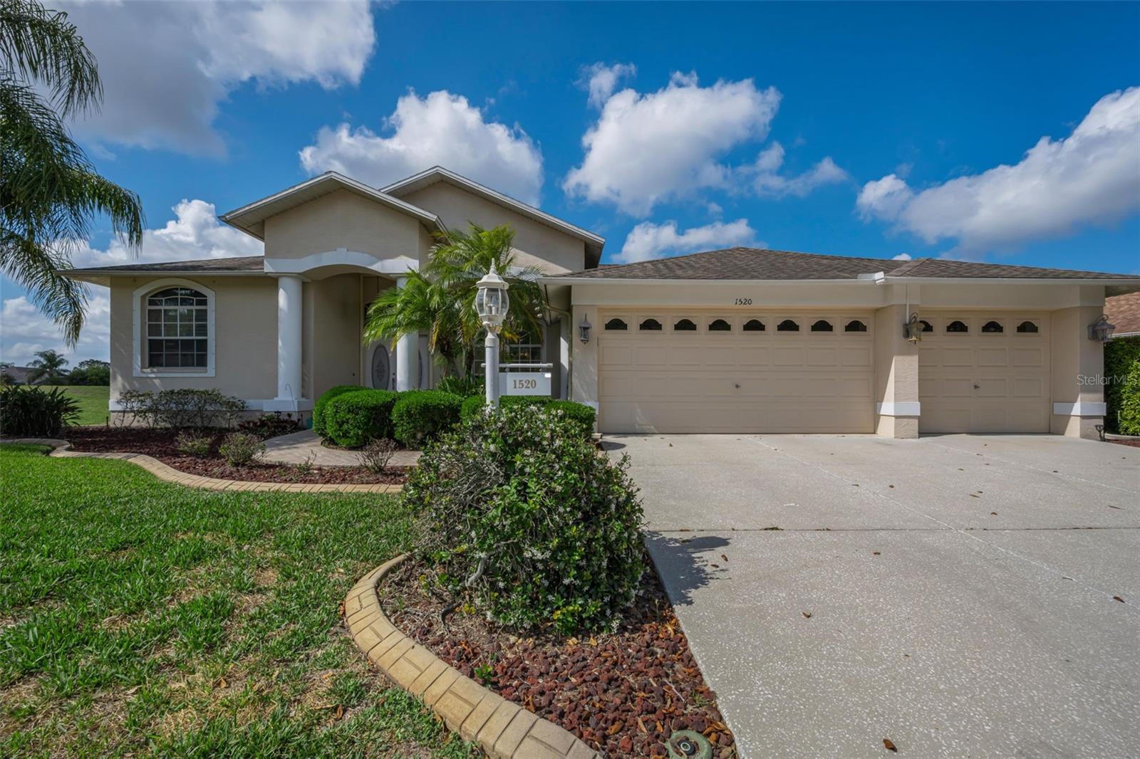 1520 Winding Willow Dr, FL