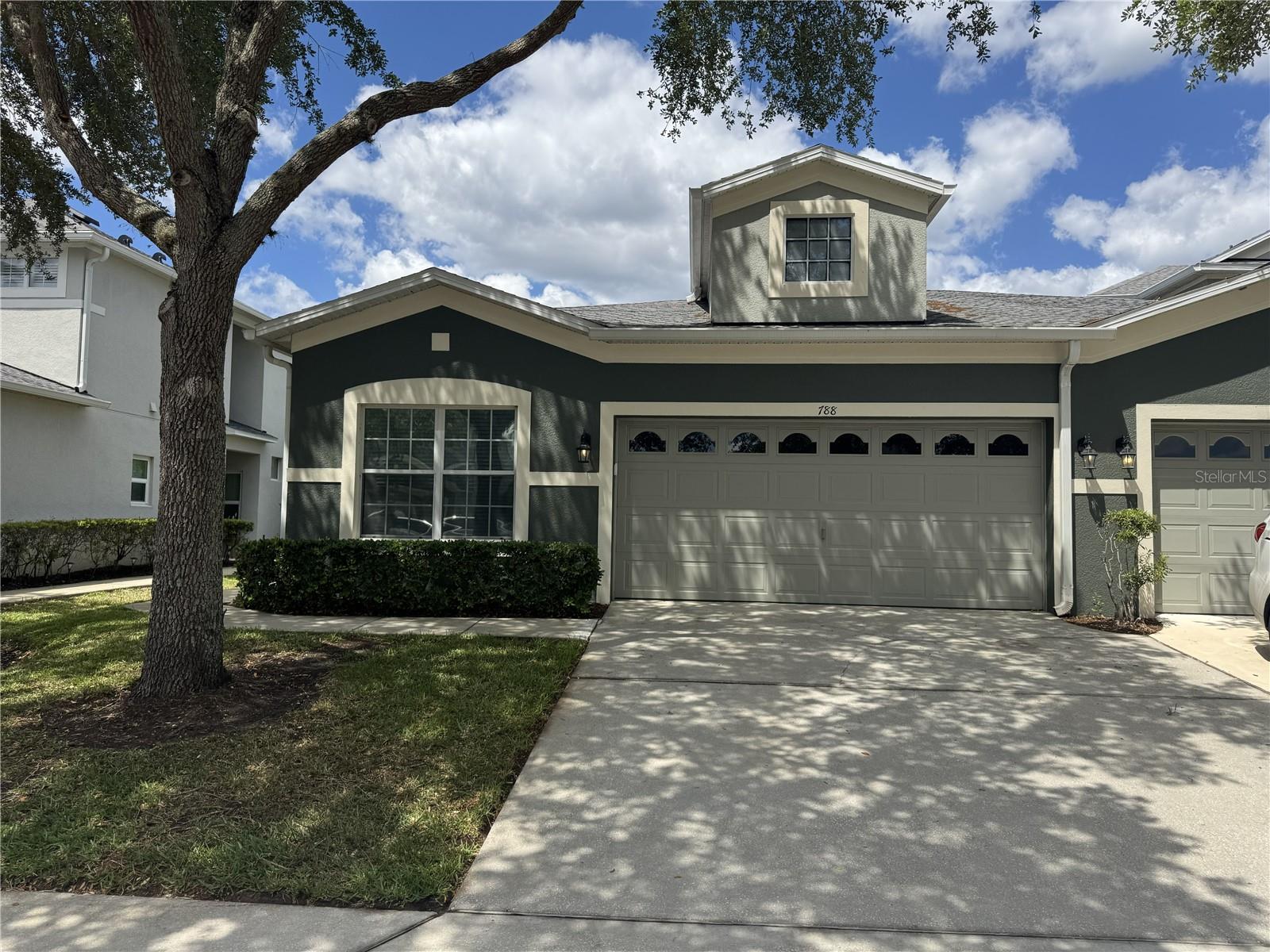 788 Featherstone Ln, FL