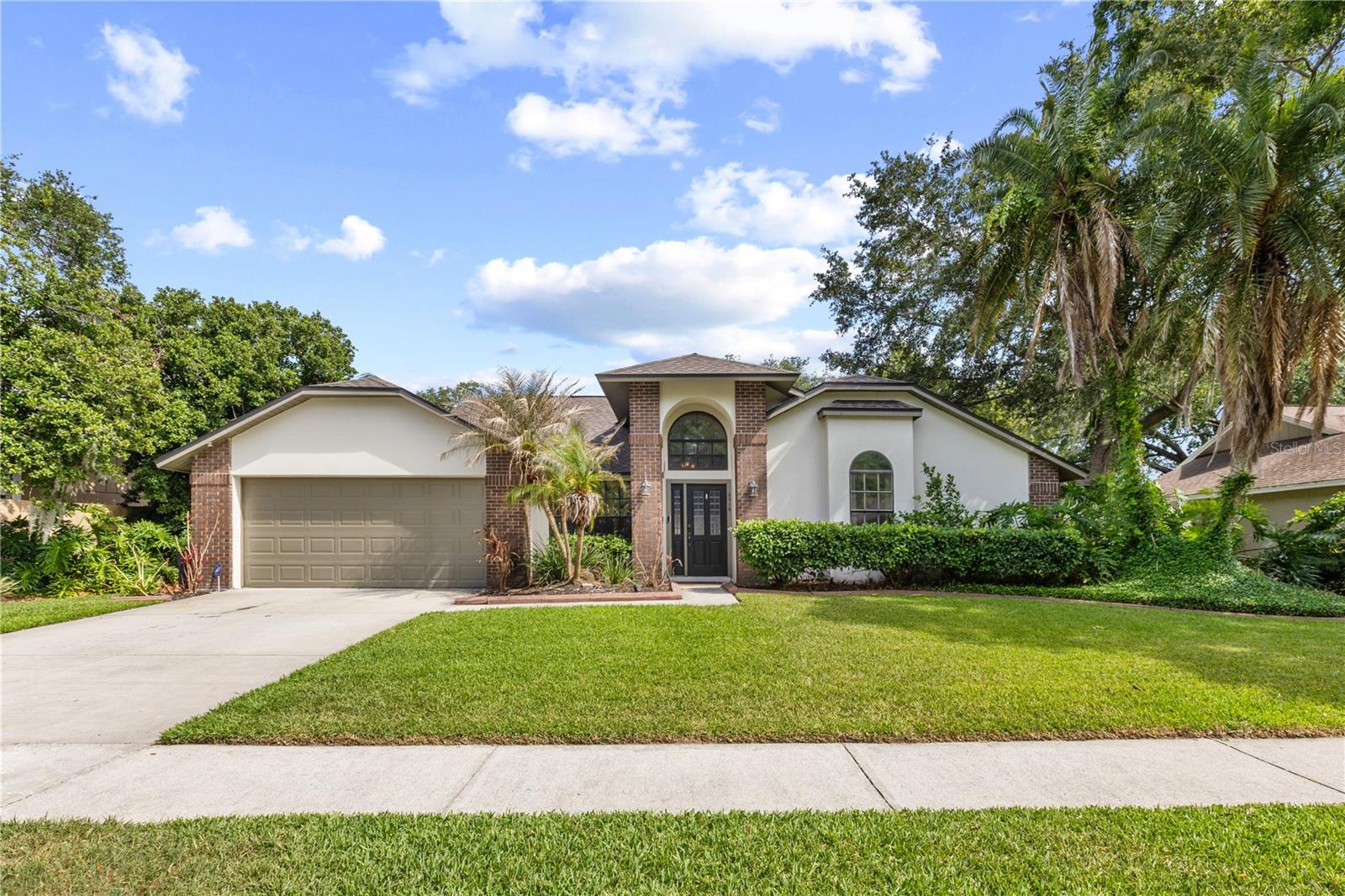 2315 Eagle Bluff Drive, FL