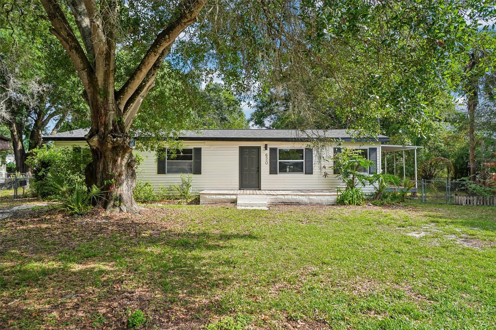 620 2nd St, FL