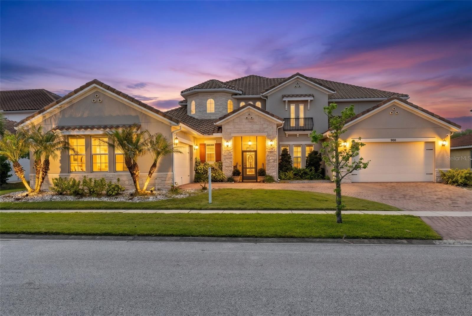 900 Windlass Court, FL
