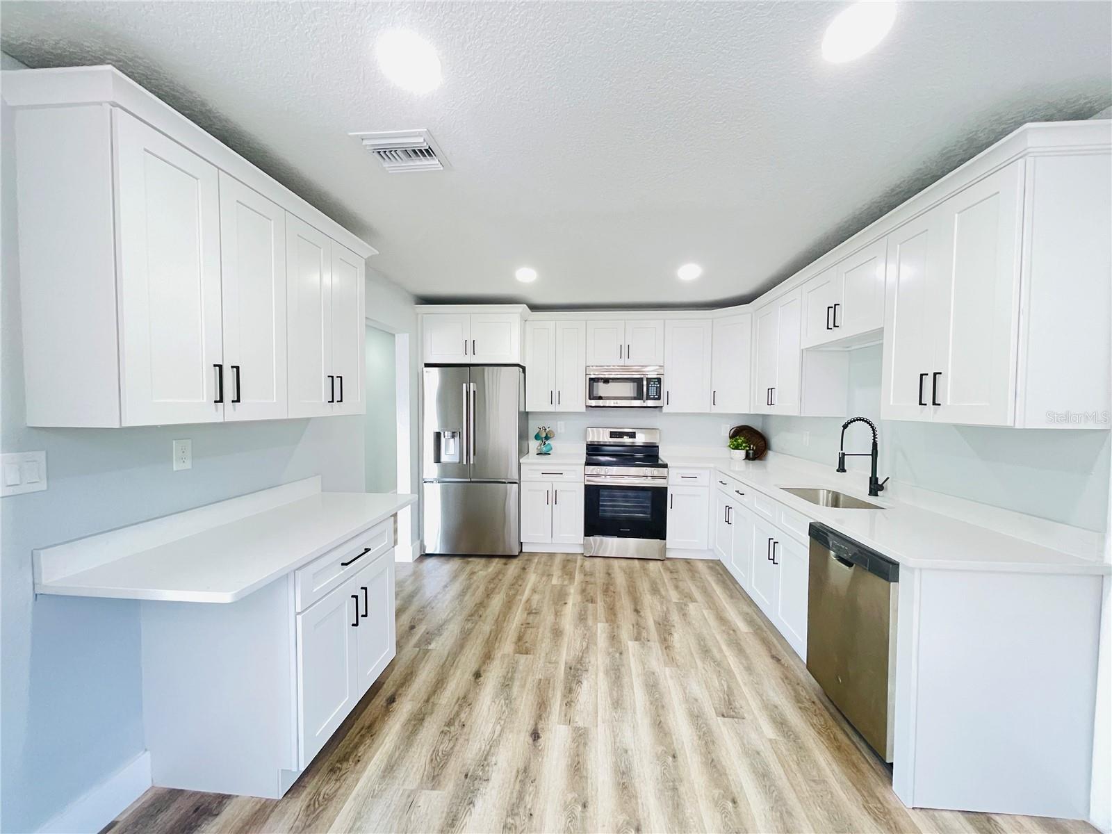 2015 6th Street, FL