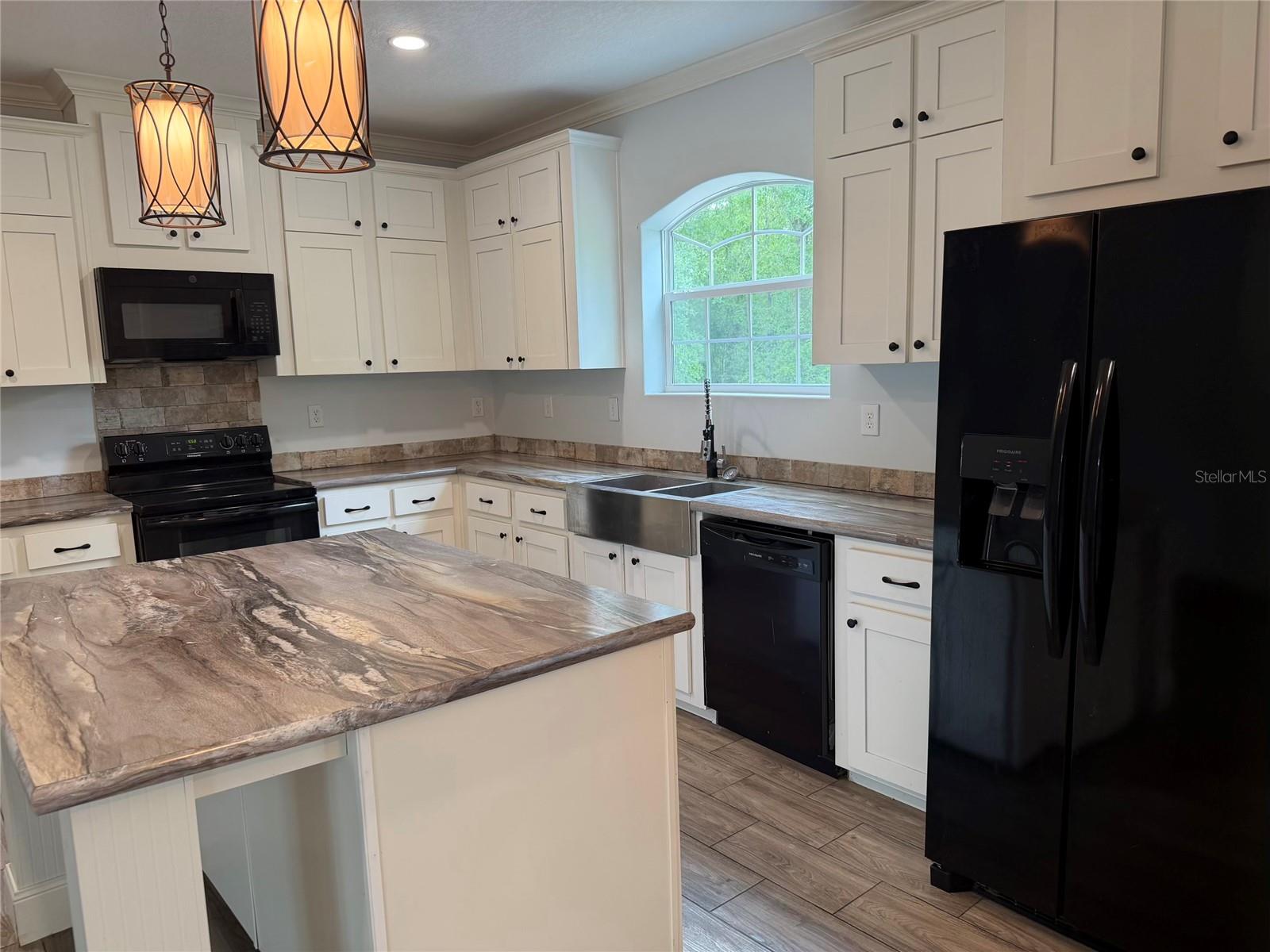 3339 40th Loop, FL