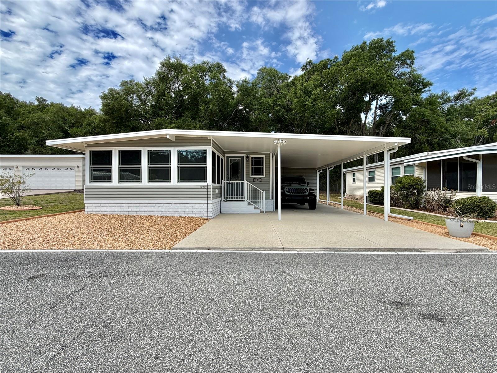 121 Tamarisk Way, FL