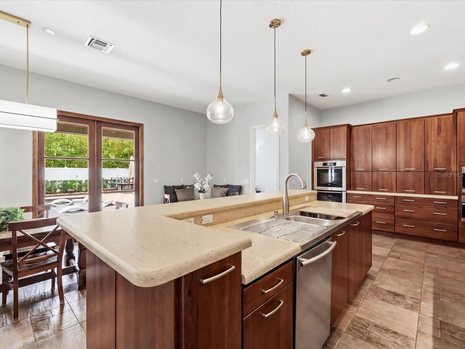 2465 Banchory Road, FL