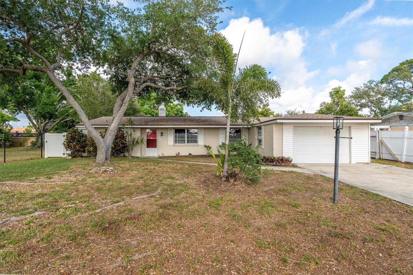 7464 Cass Circle, FL