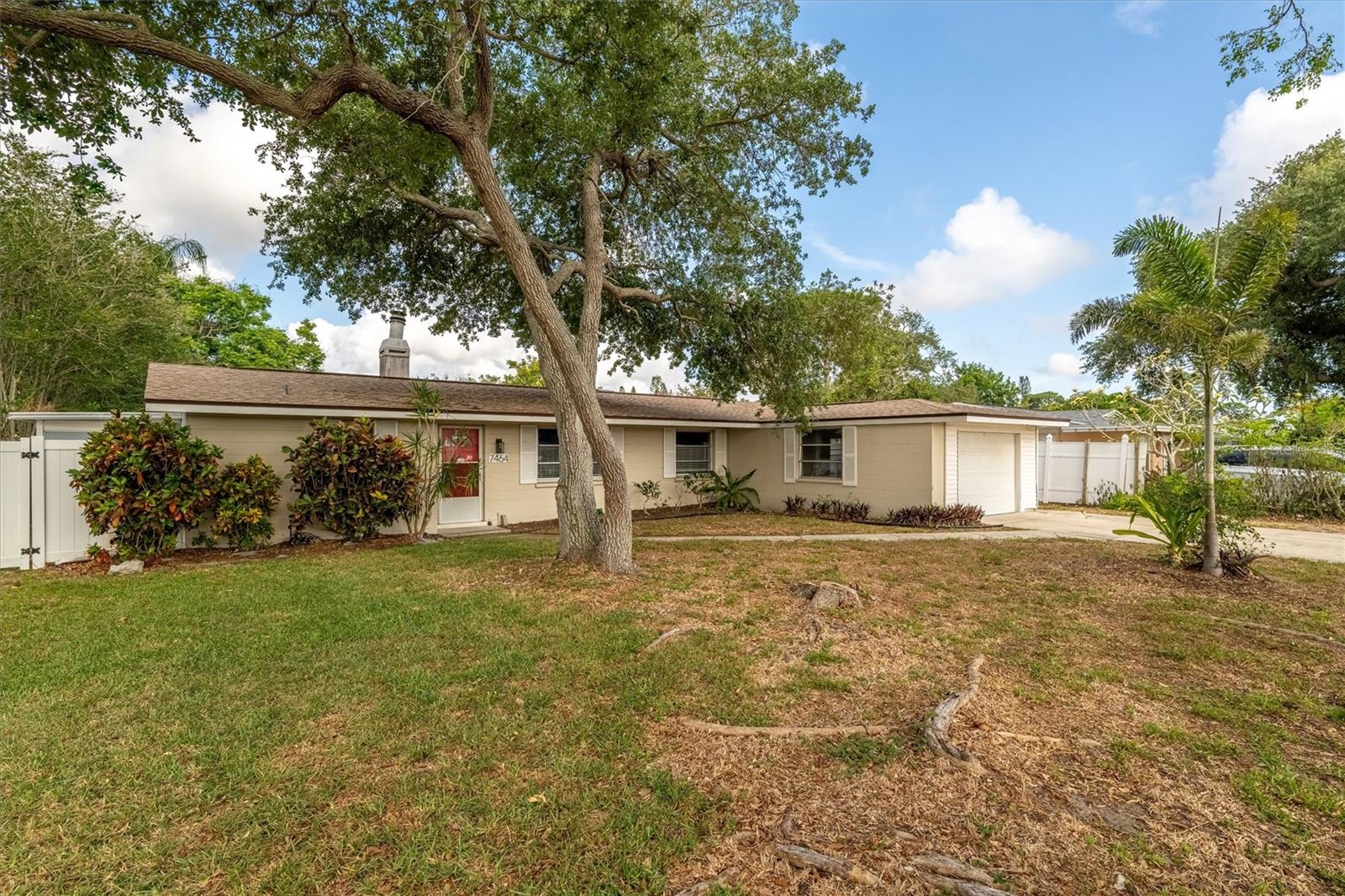 7464 Cass Circle, FL