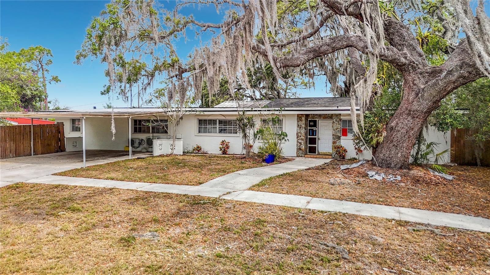 5433 Front Dr, FL