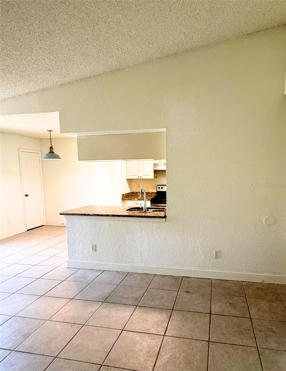 2550 Alafaya Trail, FL
