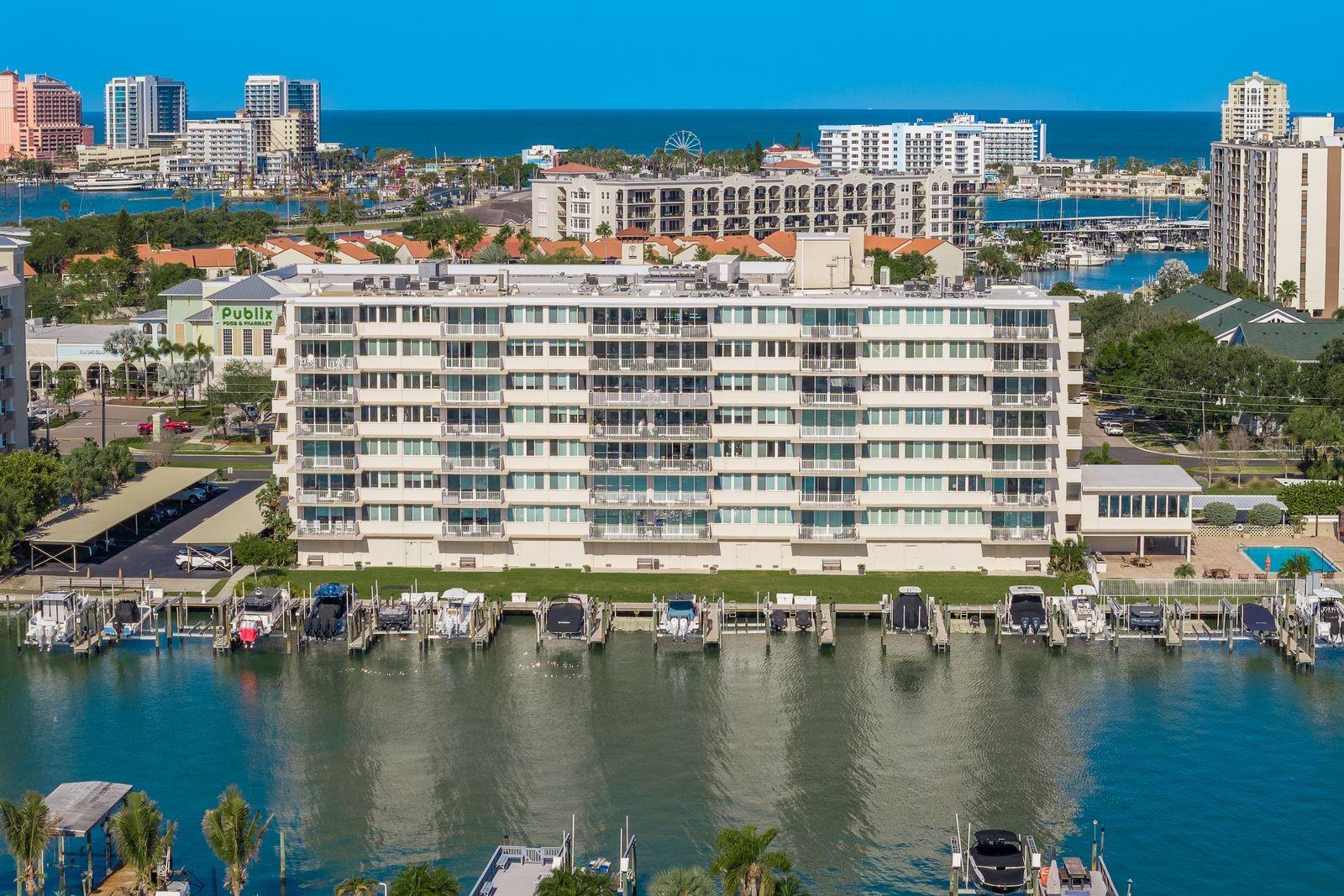 223 Island Way #2d, FL