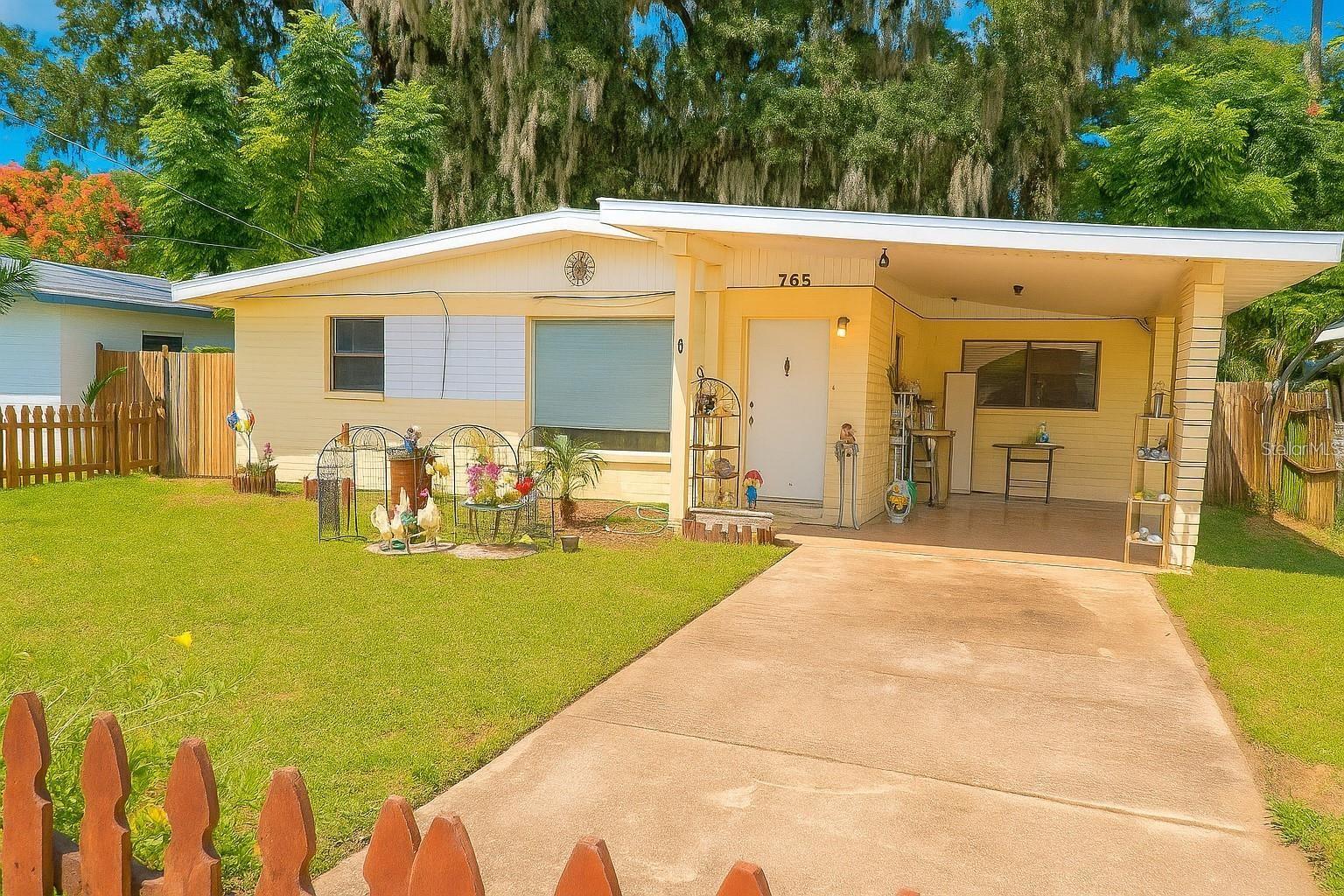 765 Greenway Pl, FL