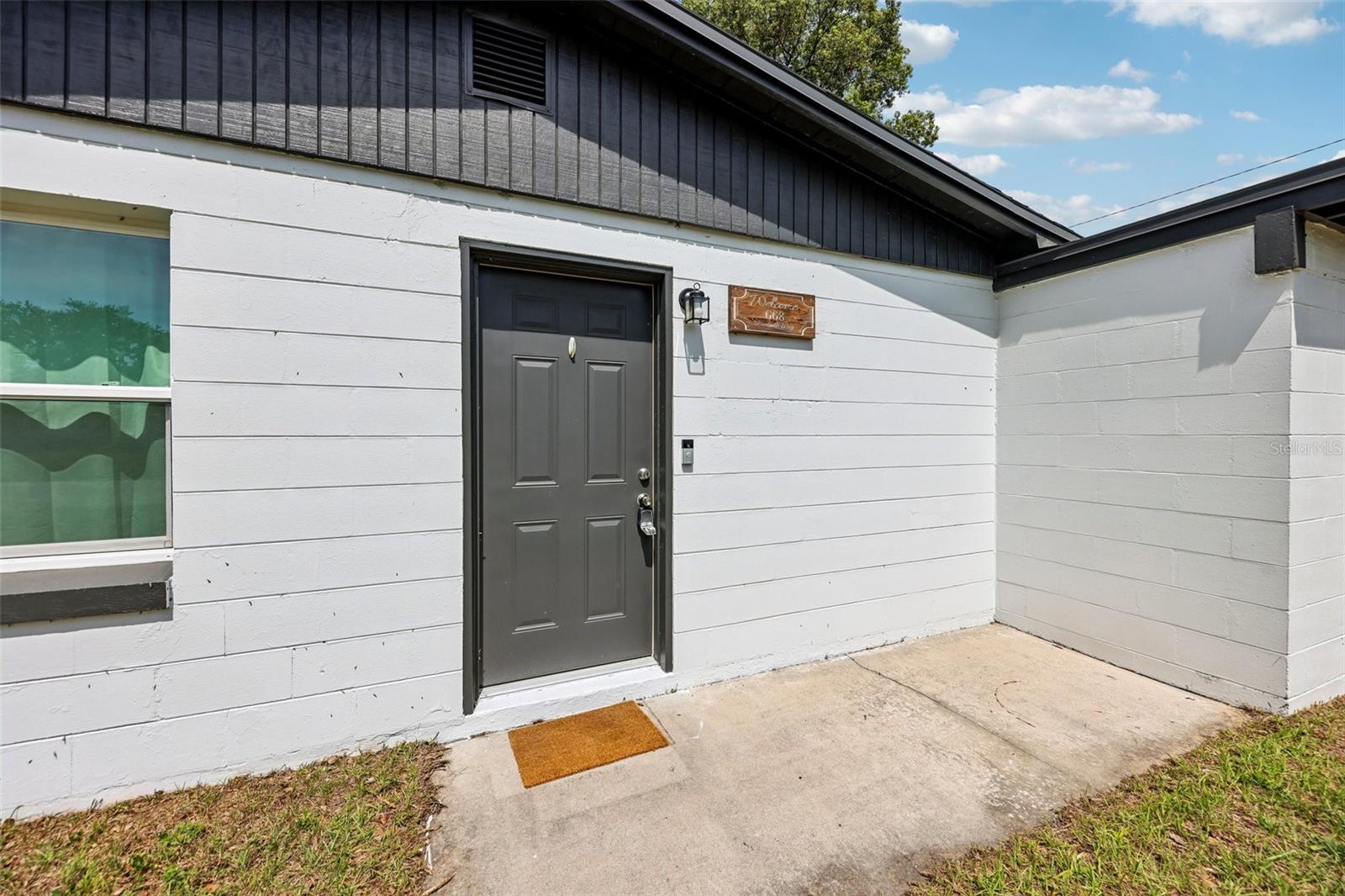 668 Barbuda Way, FL