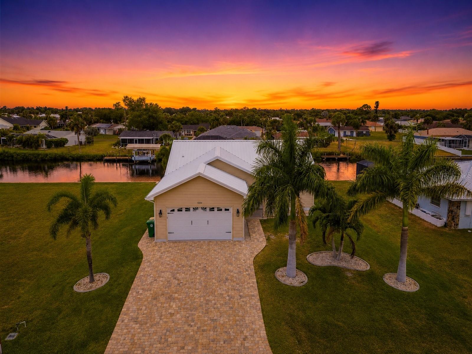 4462 Ewing Circle, FL