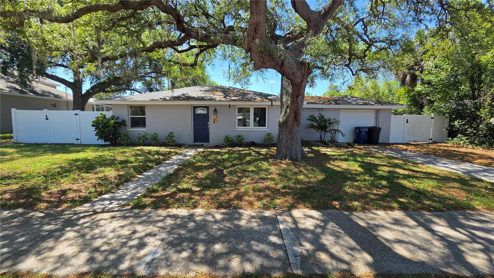 541 Roanoke St, FL